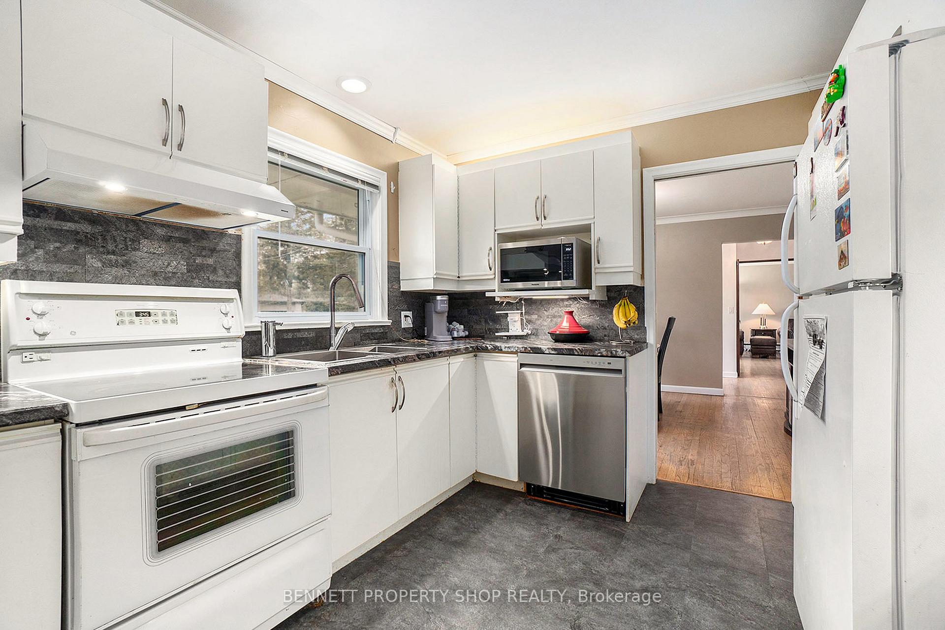 Photo 12 of 111 Arbeatha Street, Ottawa, Arbeatha Park — HOMEH