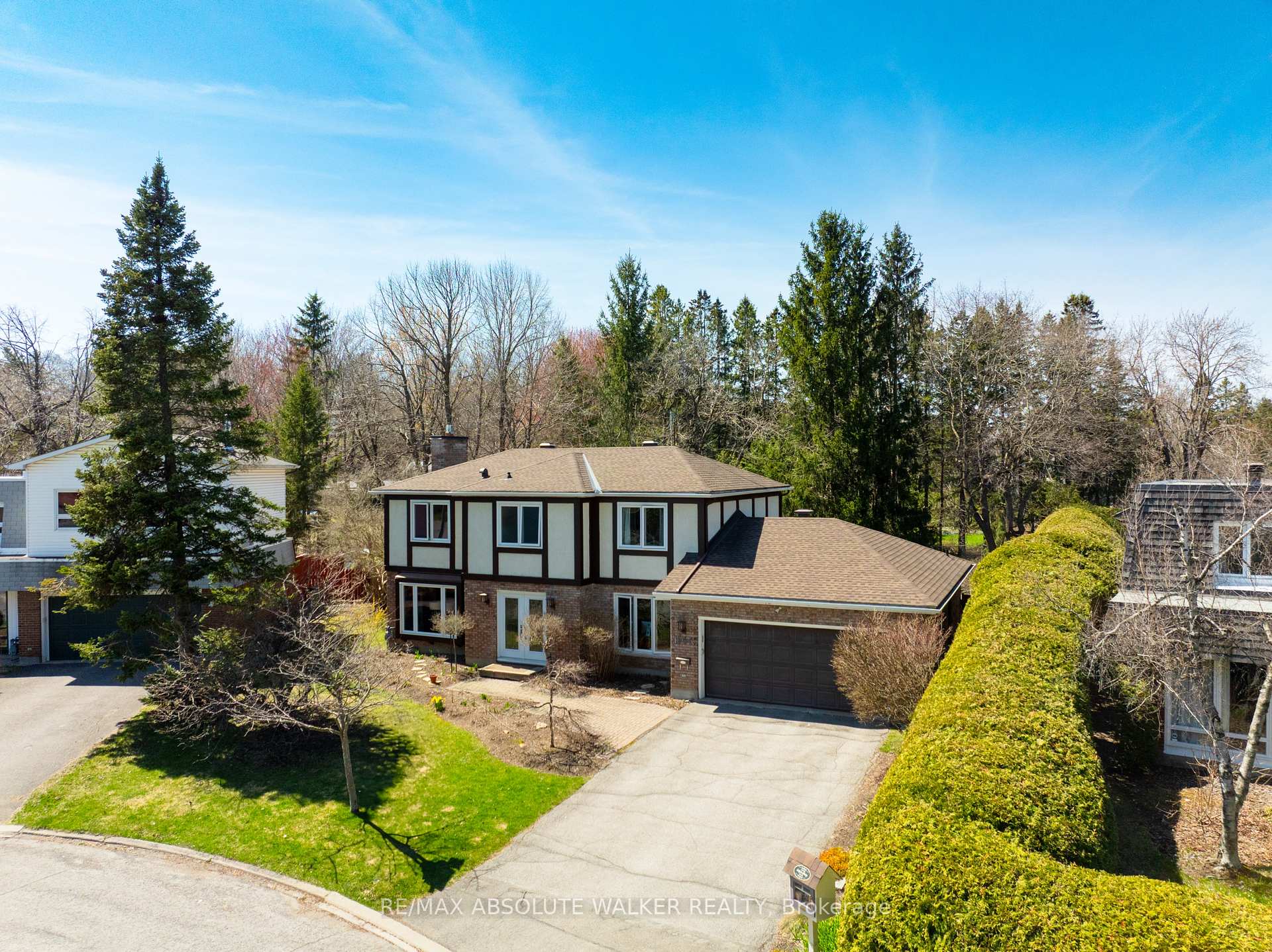 Photo 1 of 1946 Ludgate Crescent, Ottawa, Beaconwood — HOMEH