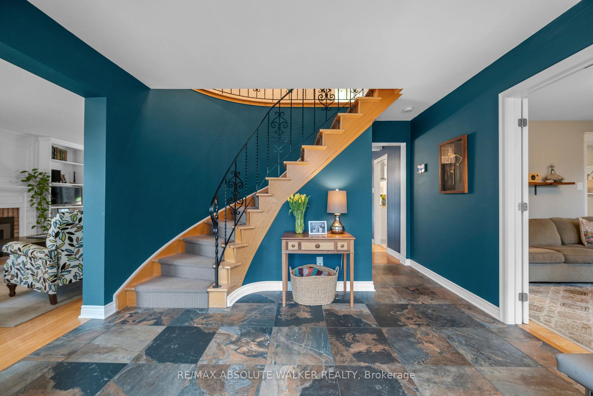 Photo 10 of 1946 Ludgate Crescent, Ottawa, Beaconwood — HOMEH