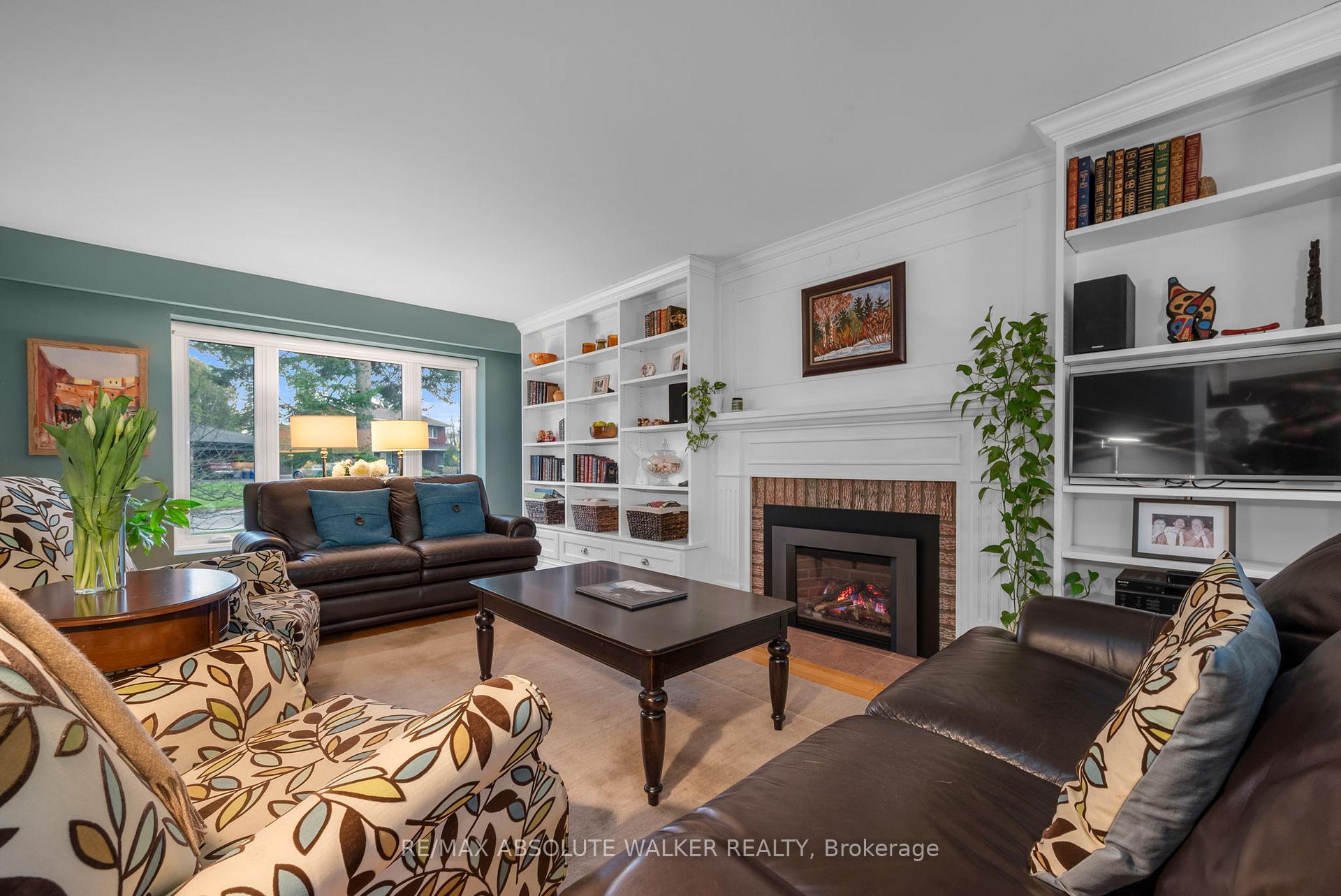Photo 6 of 1946 Ludgate Crescent, Ottawa, Beaconwood — HOMEH