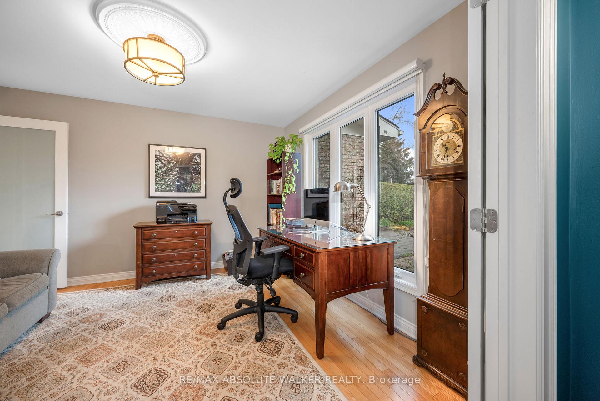 Photo 5 of 1946 Ludgate Crescent, Ottawa, Beaconwood — HOMEH