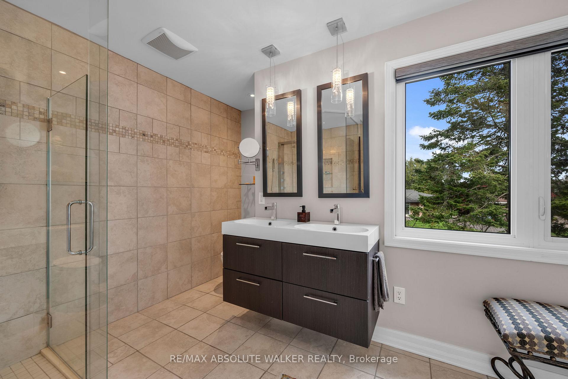 Photo 21 of 1946 Ludgate Crescent, Ottawa, Beaconwood — HOMEH