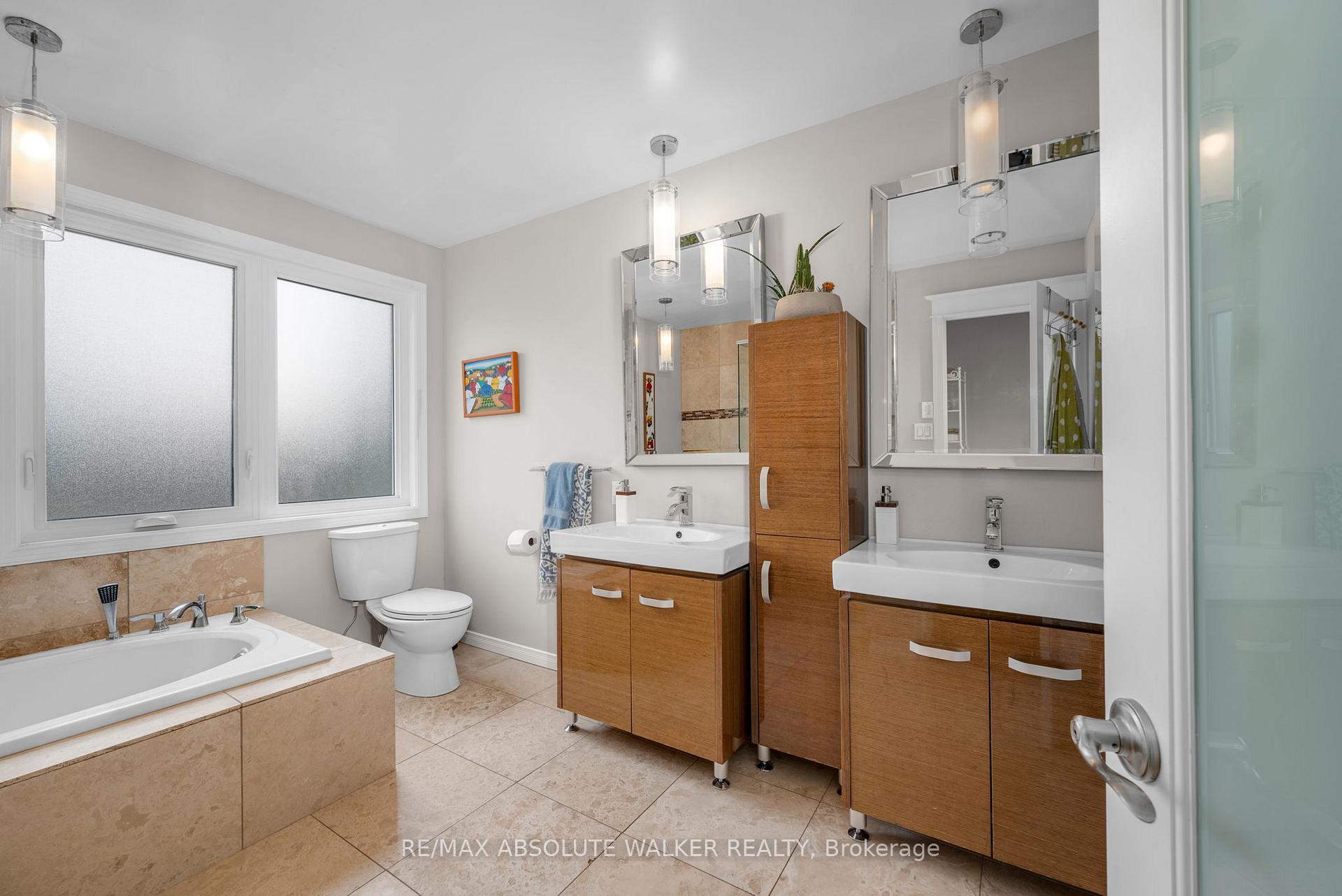 Photo 24 of 1946 Ludgate Crescent, Ottawa, Beaconwood — HOMEH