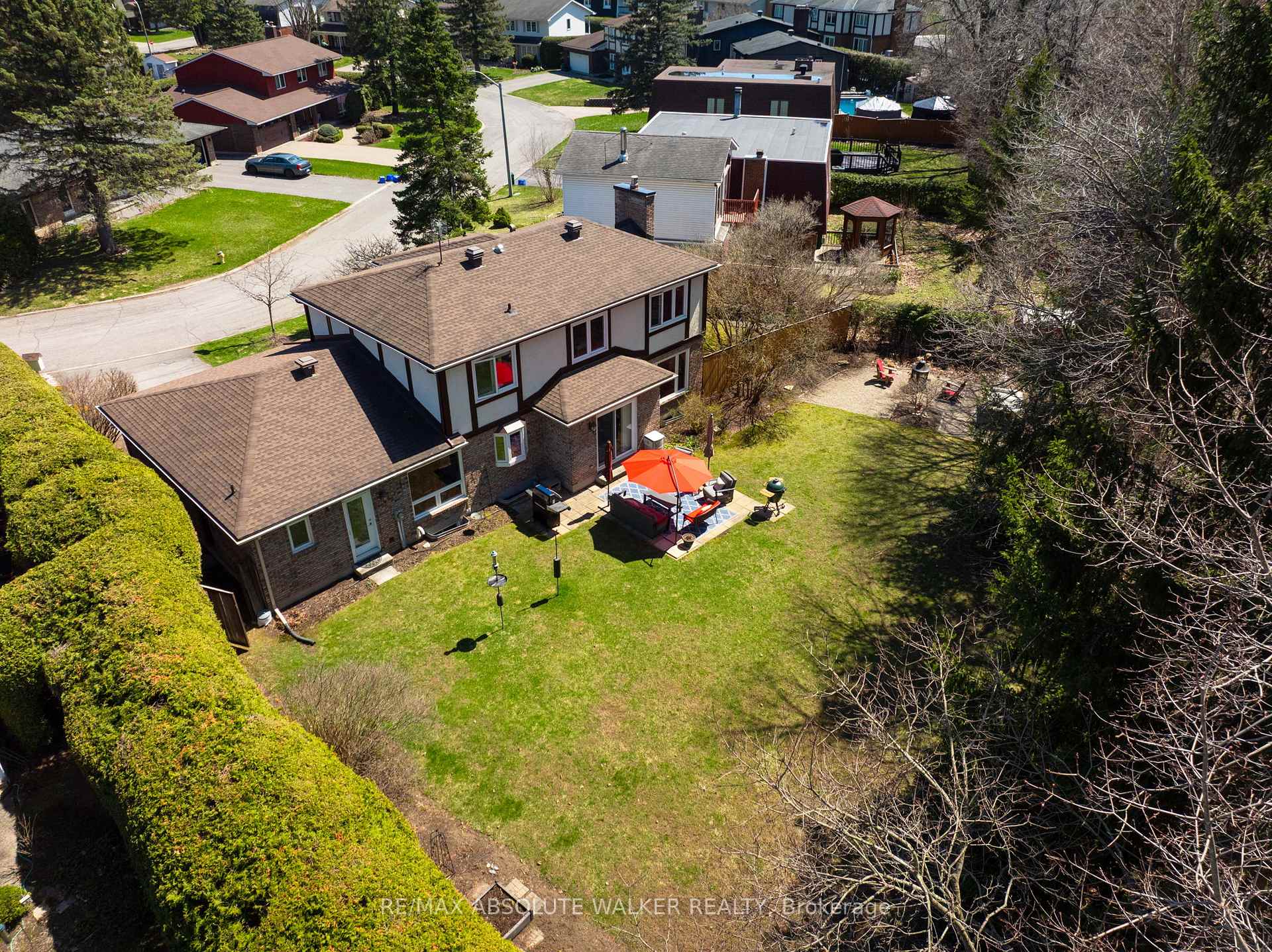 Photo 35 of 1946 Ludgate Crescent, Ottawa, Beaconwood — HOMEH