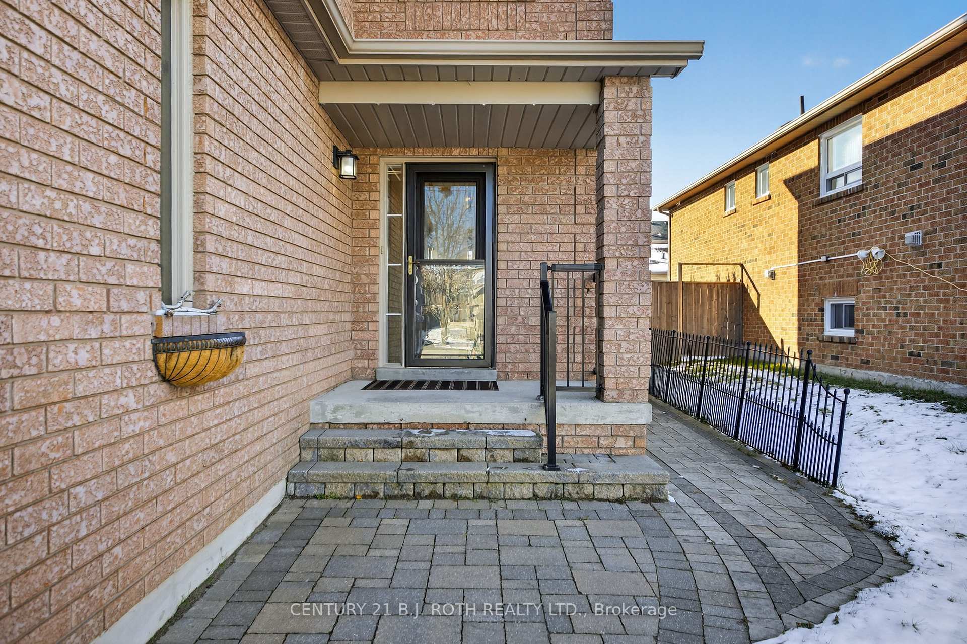 Photo 6 of 73 Rundle Crescent, Barrie, Holly — HOMEH