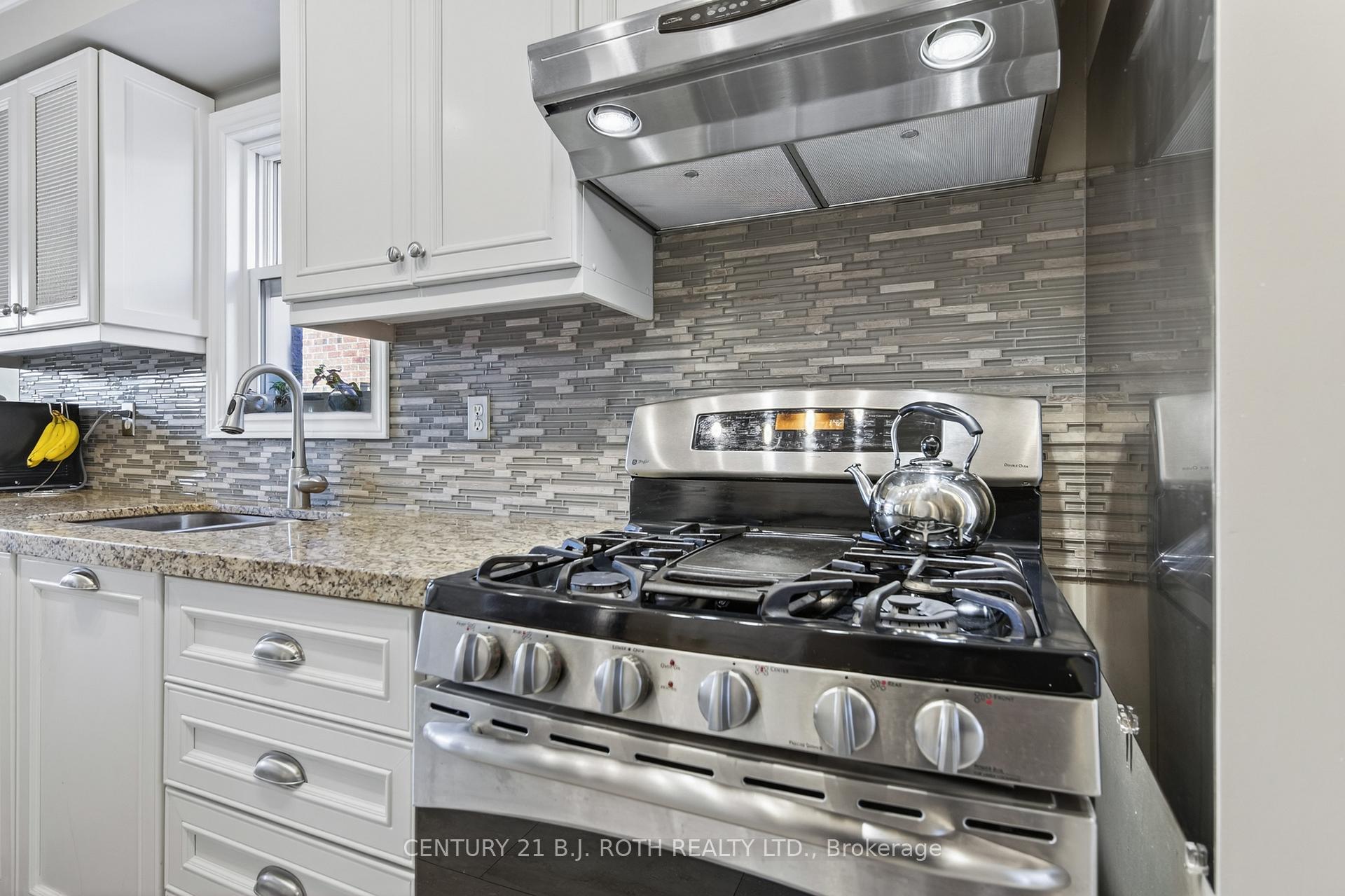 Photo 8 of 73 Rundle Crescent, Barrie, Holly — HOMEH