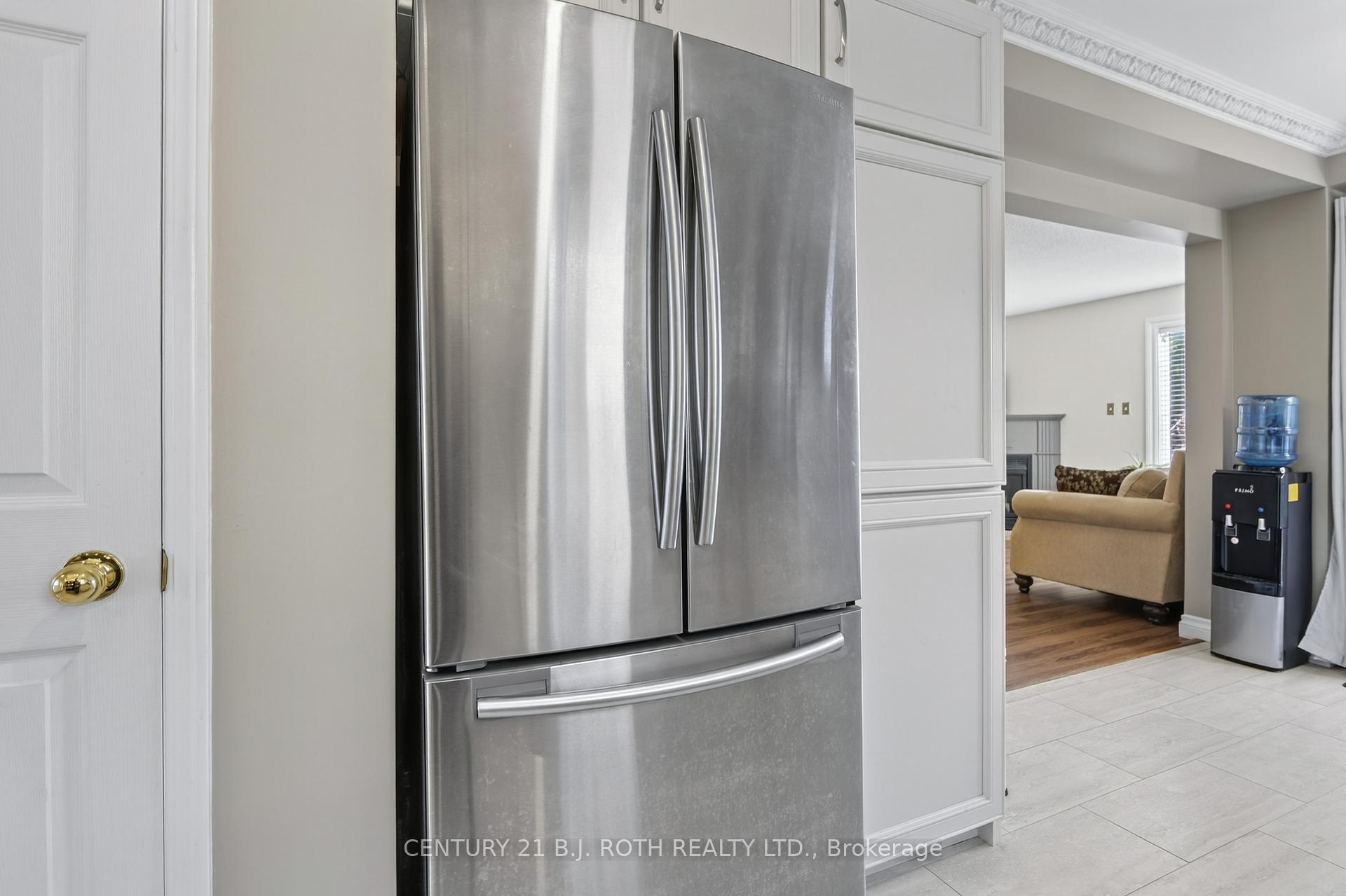 Photo 10 of 73 Rundle Crescent, Barrie, Holly — HOMEH