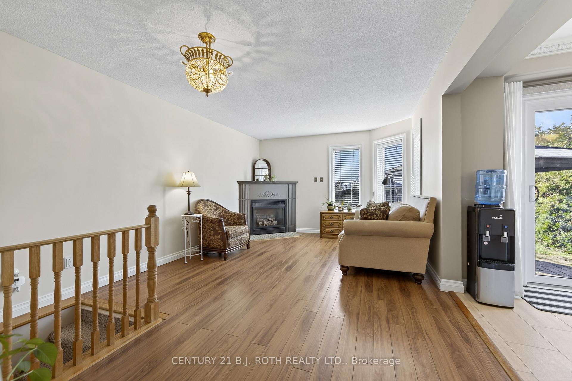 Photo 12 of 73 Rundle Crescent, Barrie, Holly — HOMEH
