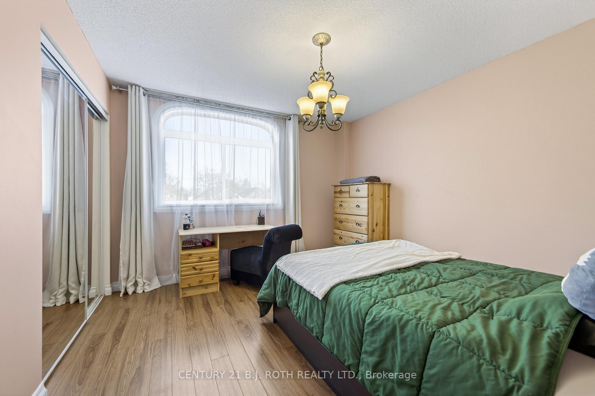 Photo 18 of 73 Rundle Crescent, Barrie, Holly — HOMEH