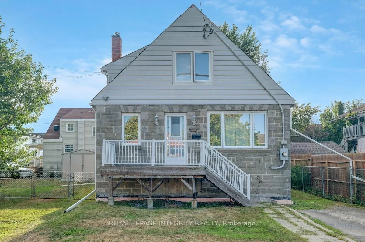 Front of 348 Lafontaine Avenue