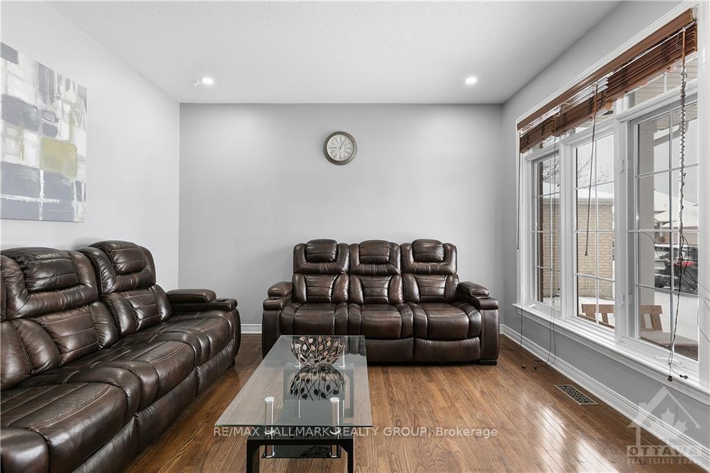 Photo 5 of 4464 Shoreline Drive, Ottawa, Riverside South/Gloucester Glen — HOMEH