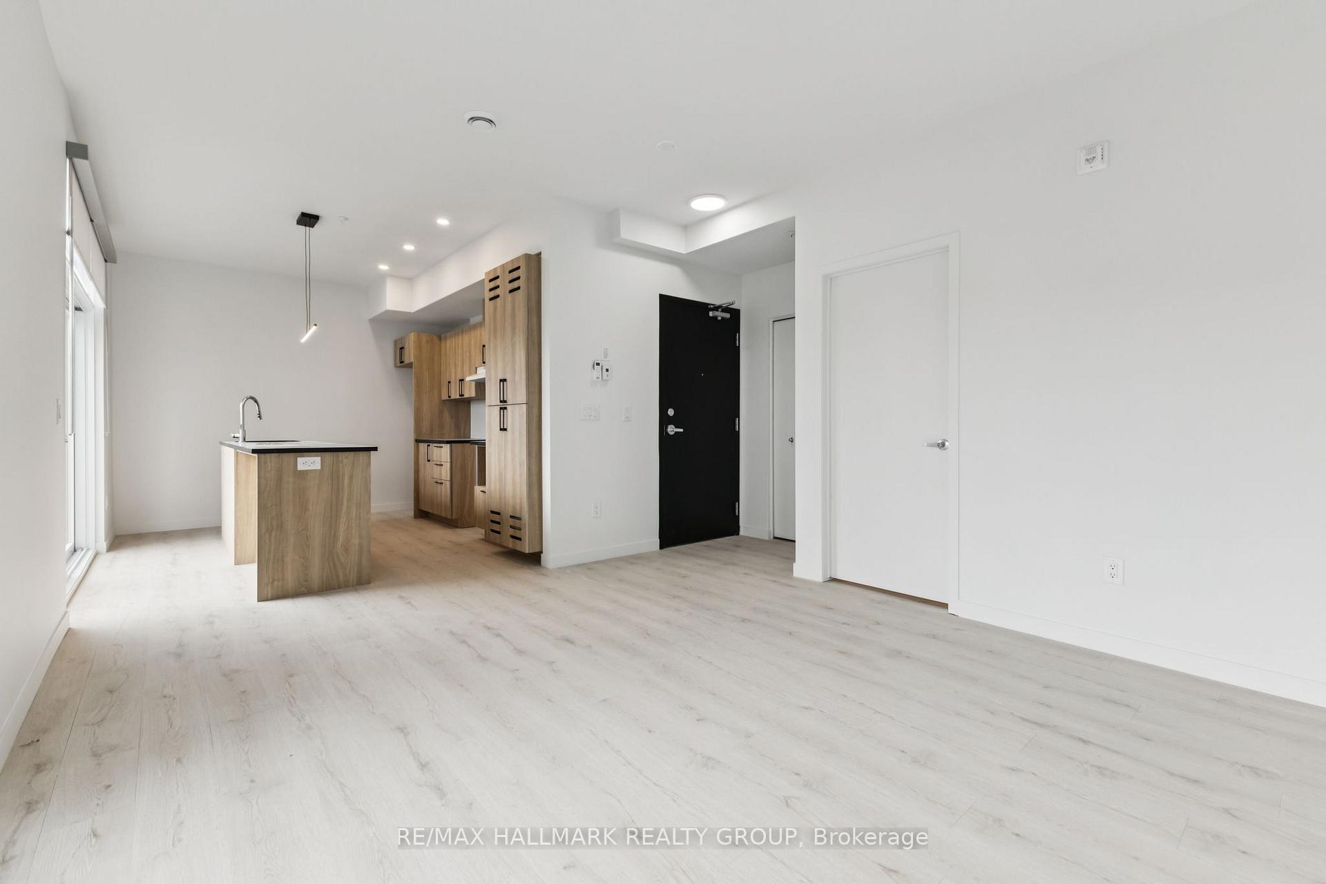 Photo 8 of 26 Mcarthur Avenue, Ottawa, Vanier — HOMEH