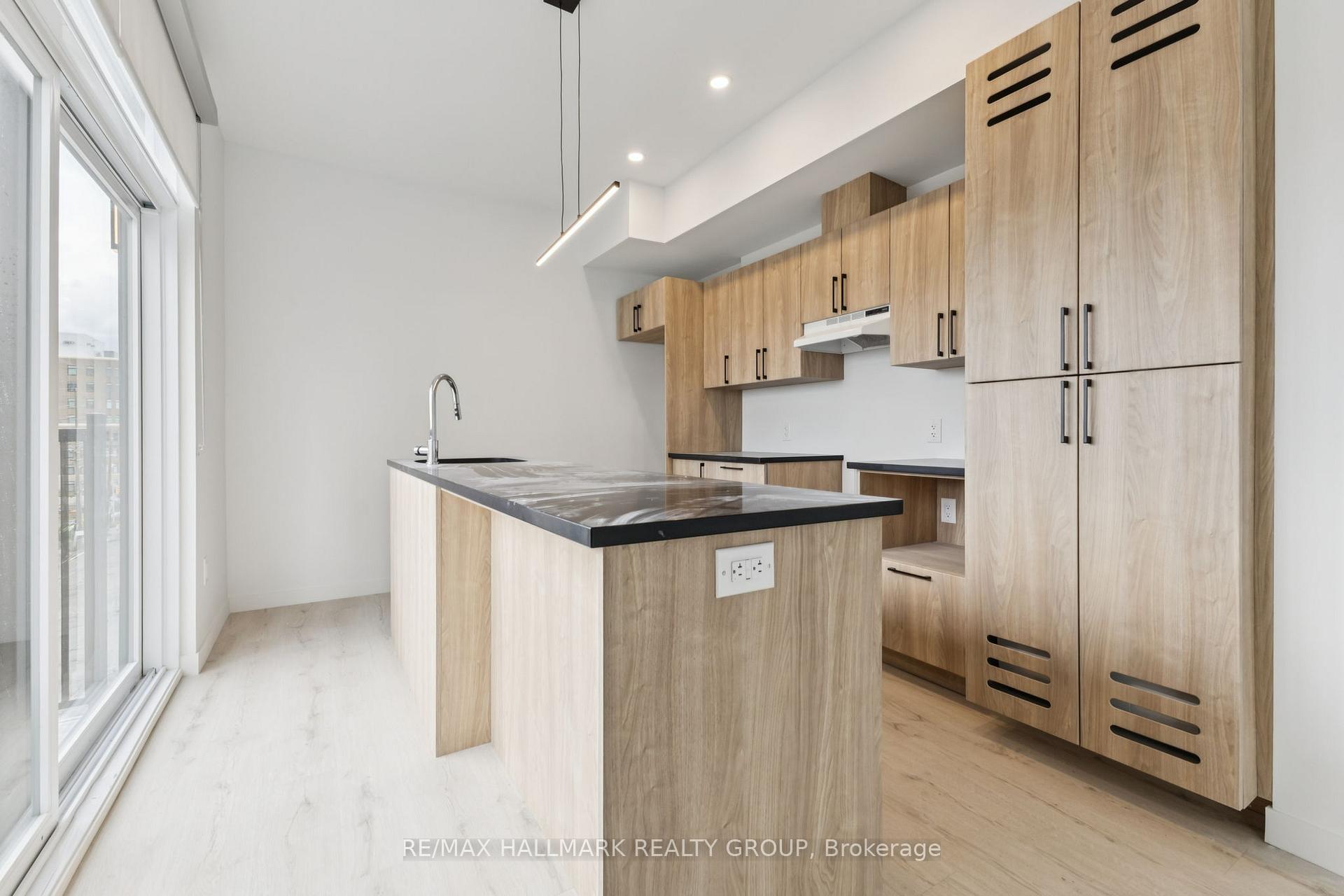 Photo 10 of 26 Mcarthur Avenue, Ottawa, Vanier — HOMEH
