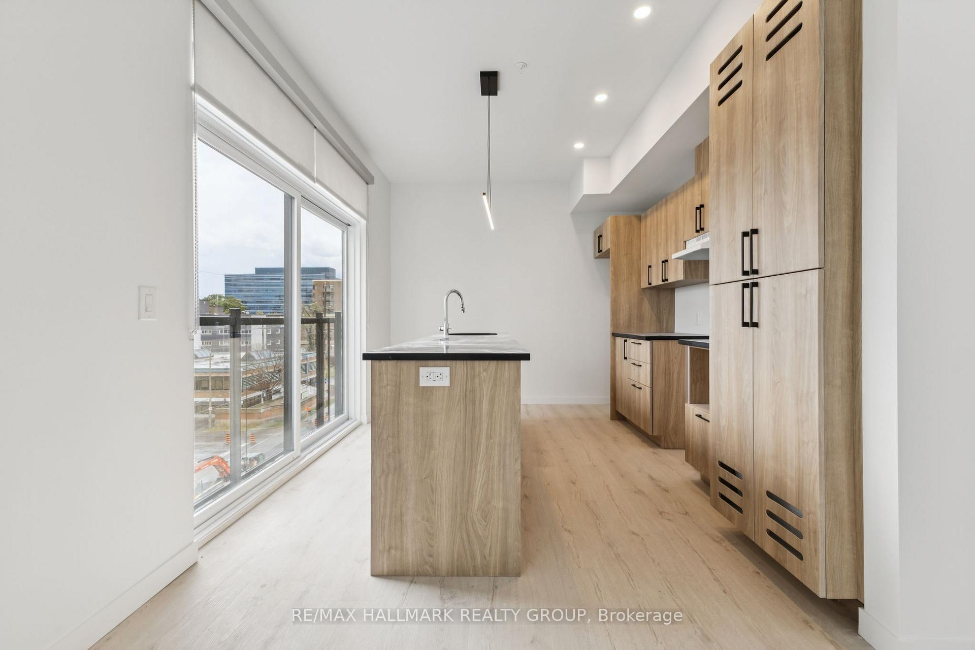 Photo 11 of 26 Mcarthur Avenue, Ottawa, Vanier — HOMEH
