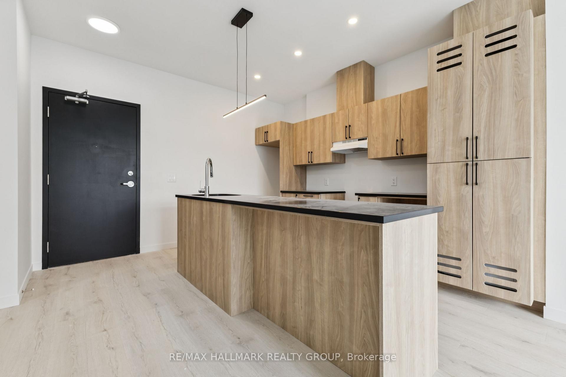 Photo 23 of 26 Mcarthur Avenue, Ottawa, Vanier — HOMEH