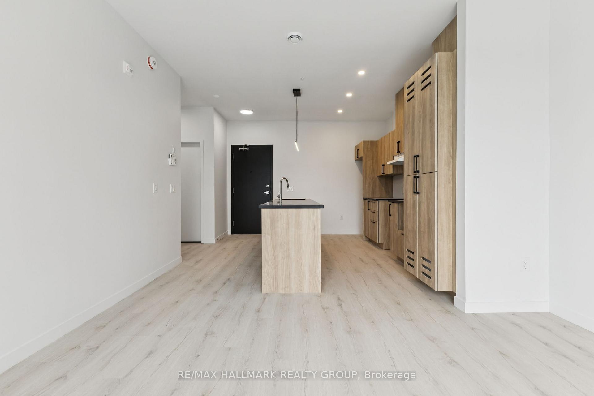 Photo 24 of 26 Mcarthur Avenue, Ottawa, Vanier — HOMEH
