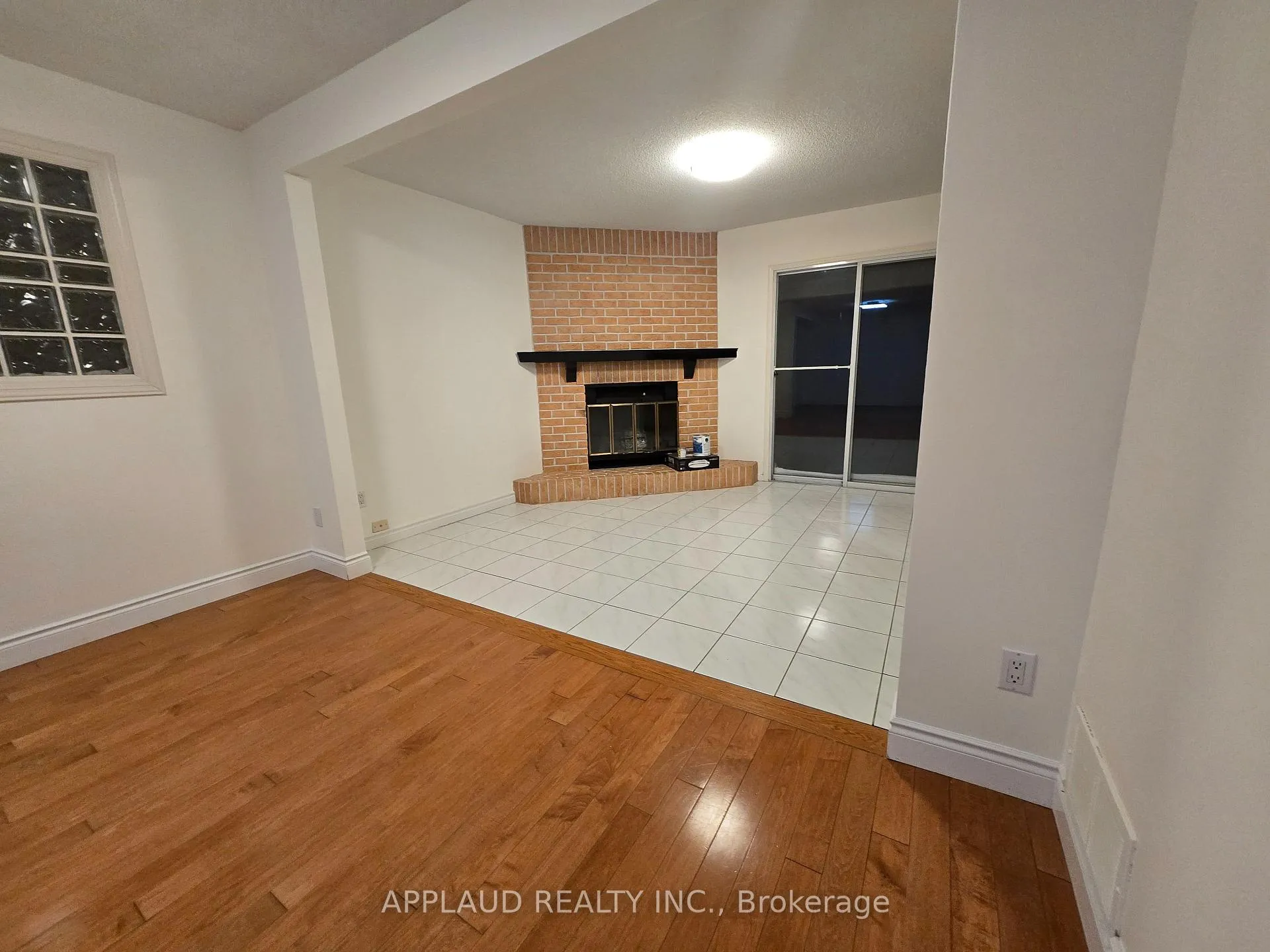 Photo 2 of 83 Roxborough Lane, Vaughan, Uplands — HOMEH