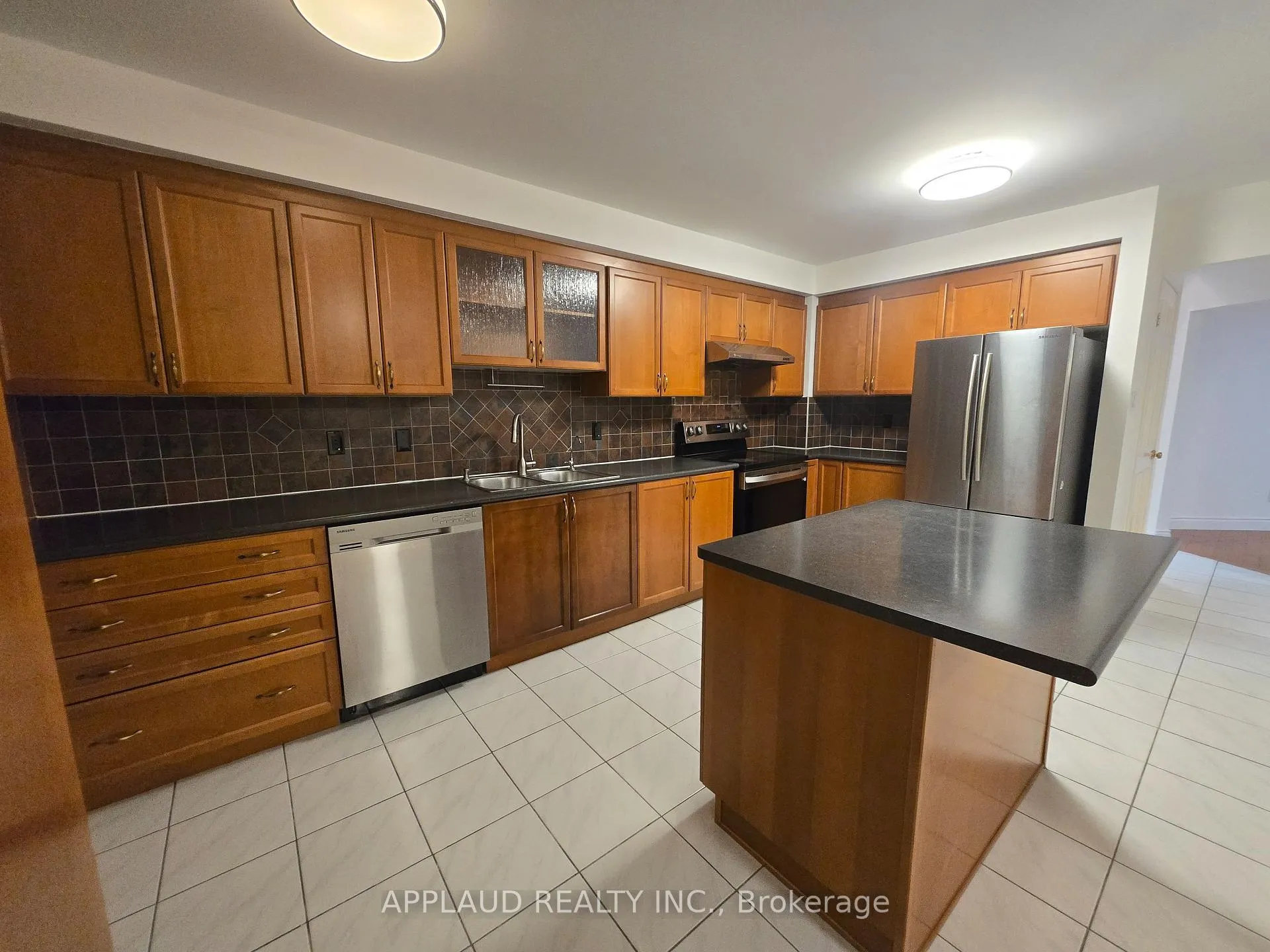 Photo 5 of 83 Roxborough Lane, Vaughan, Uplands — HOMEH
