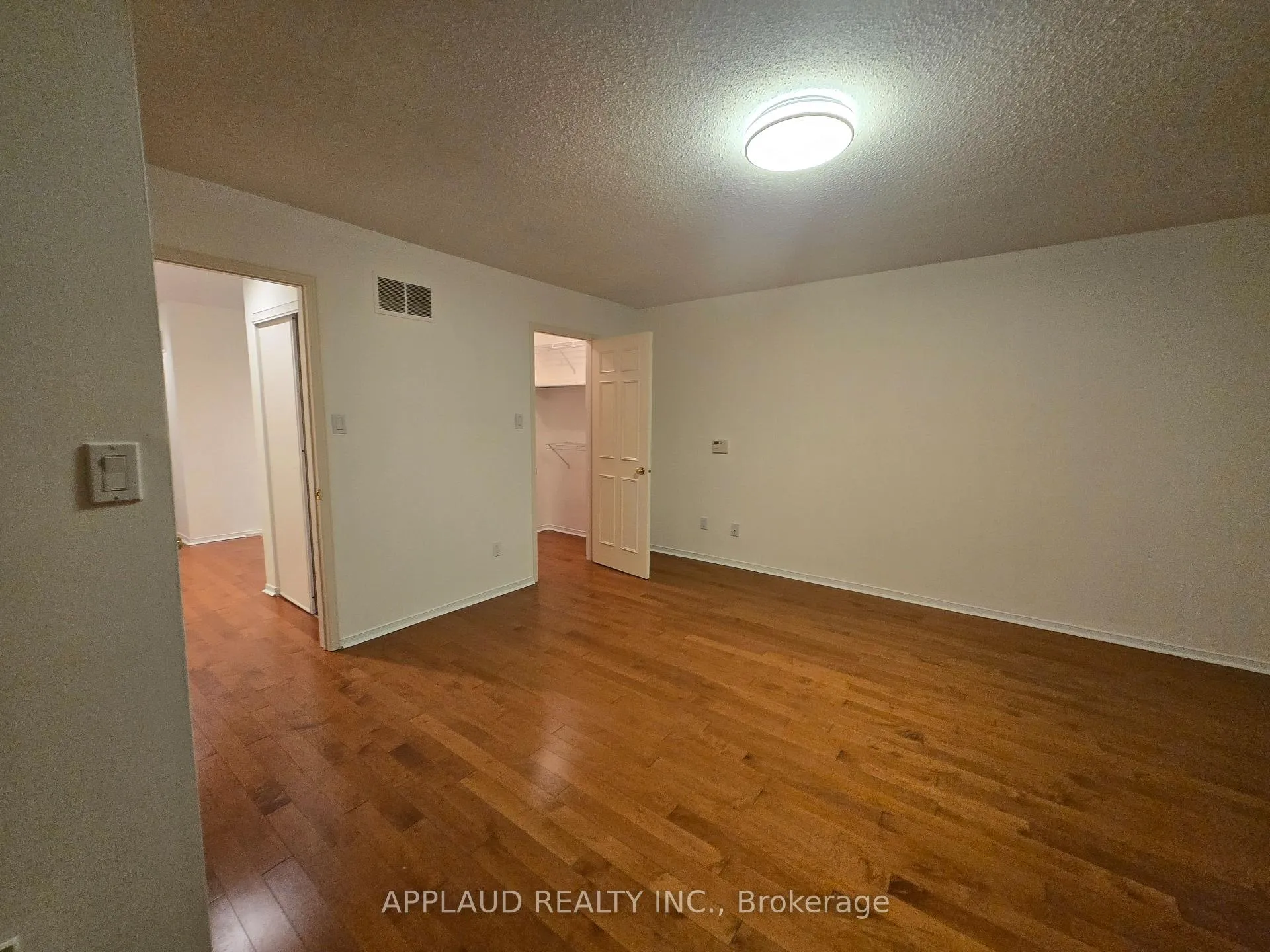 Photo 8 of 83 Roxborough Lane, Vaughan, Uplands — HOMEH