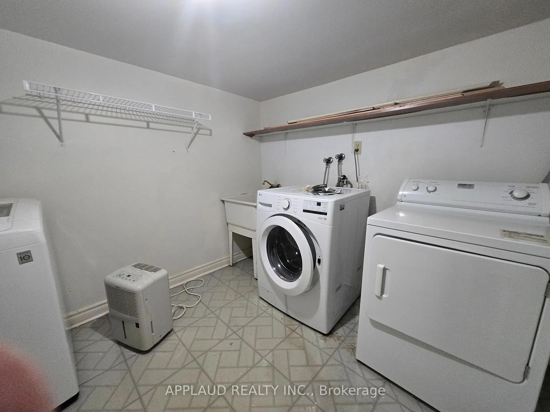 Photo 19 of 83 Roxborough Lane, Vaughan, Uplands — HOMEH