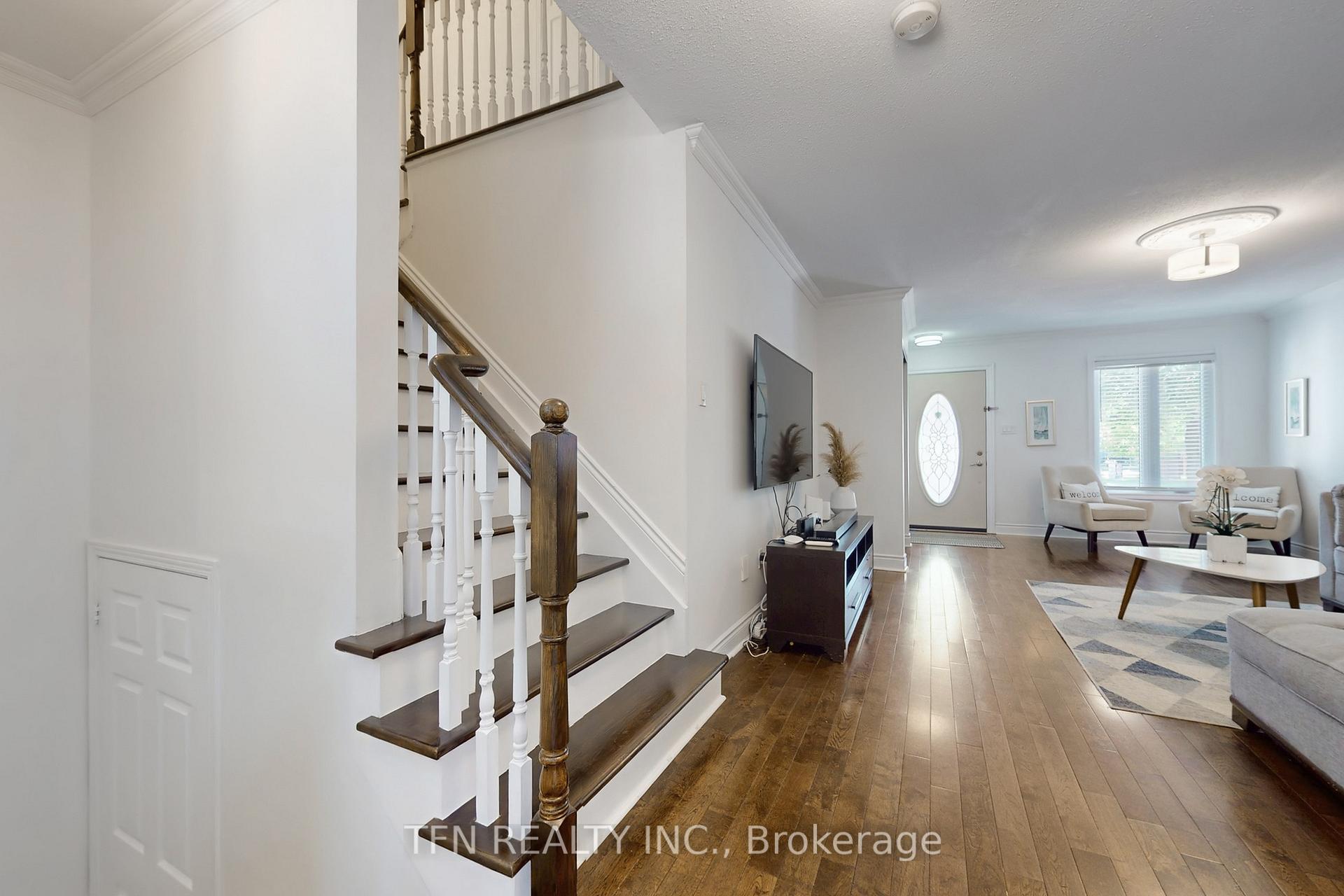Photo 13 of 24 Lucerne Drive, Vaughan, Vellore Village — HOMEH