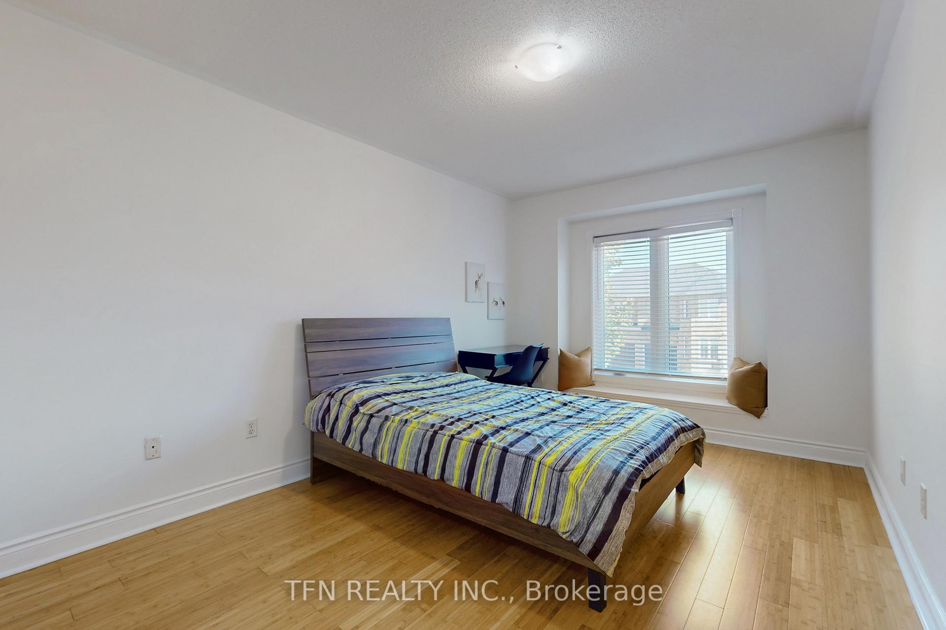 Photo 20 of 24 Lucerne Drive, Vaughan, Vellore Village — HOMEH