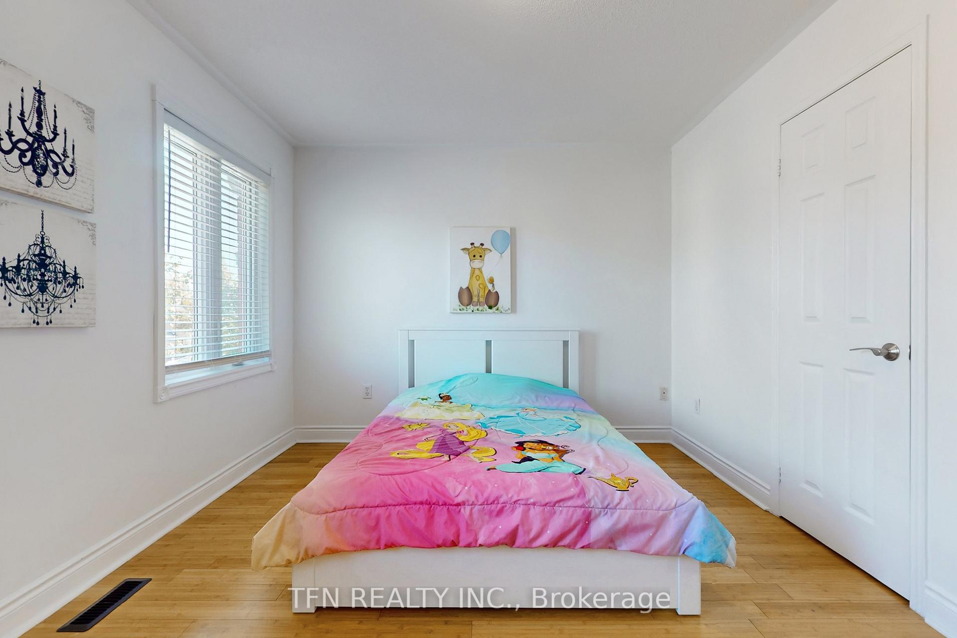 Photo 23 of 24 Lucerne Drive, Vaughan, Vellore Village — HOMEH