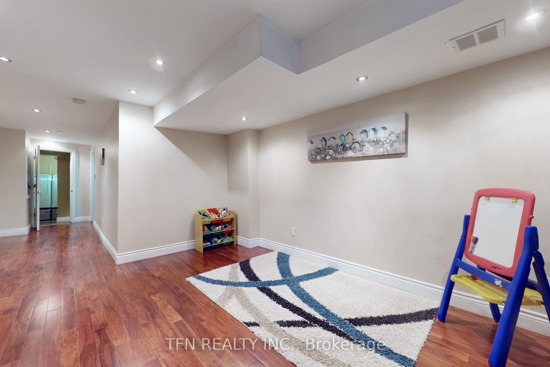 Photo 28 of 24 Lucerne Drive, Vaughan, Vellore Village — HOMEH