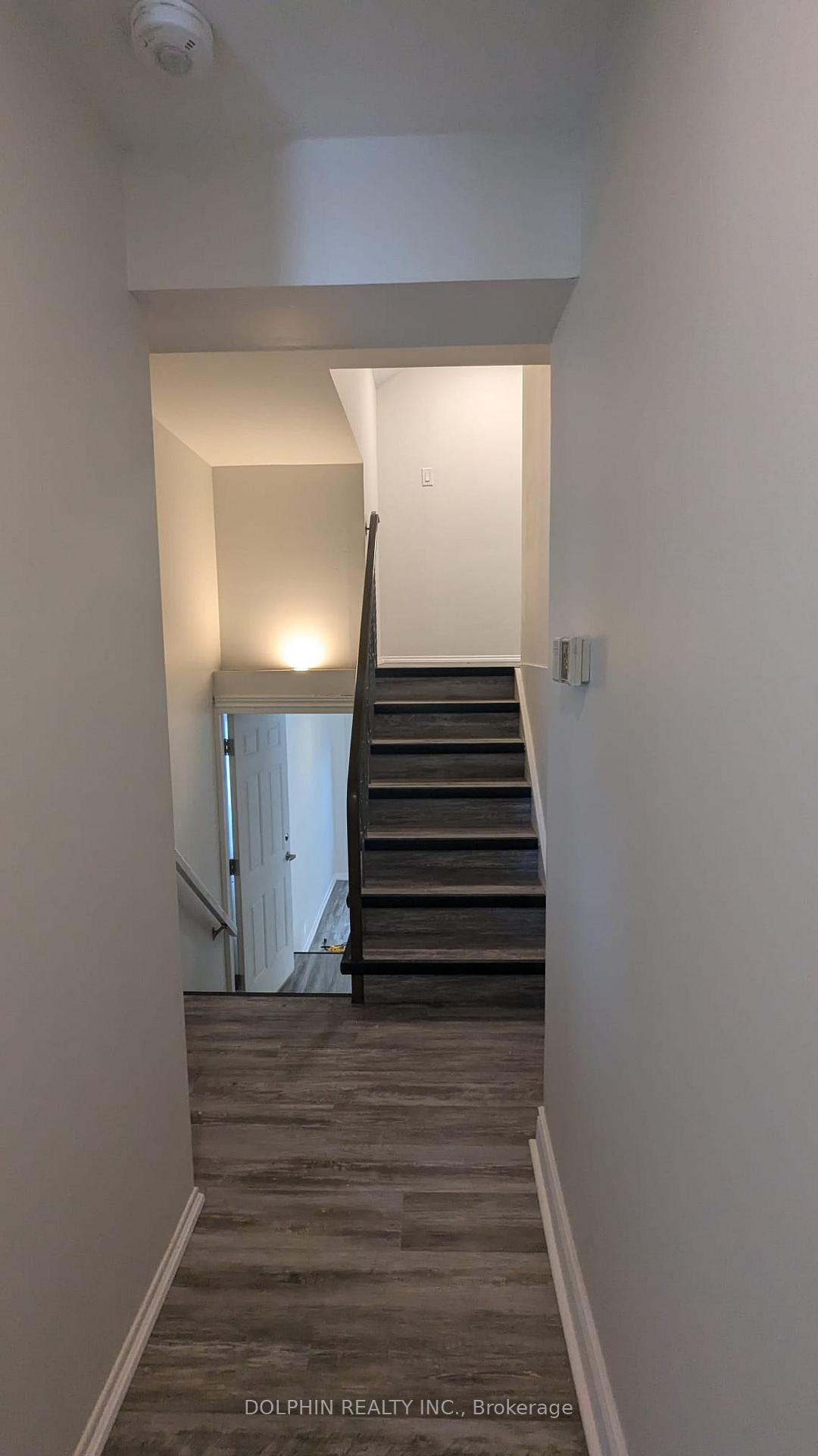 Photo 3 of 487 Evans Avenue, Etobicoke, Alderwood — HOMEH