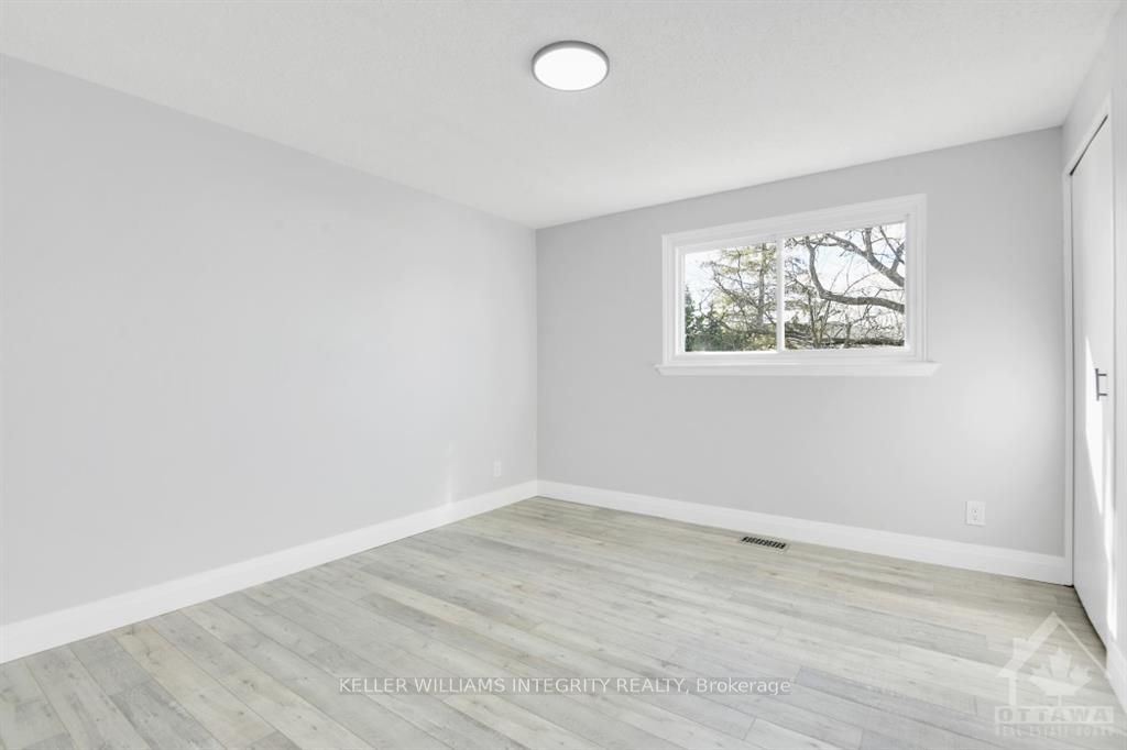 Photo 19 of 42 Woodburn Drive, Ottawa, Blackburn Hamlet — HOMEH