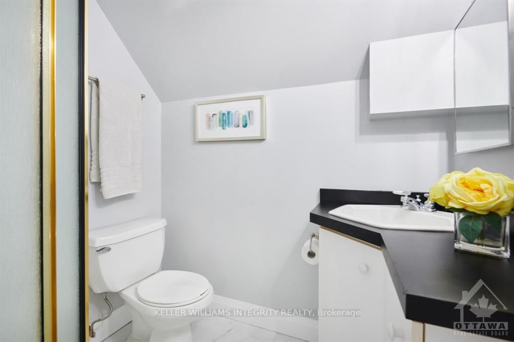 Photo 23 of 42 Woodburn Drive, Ottawa, Blackburn Hamlet — HOMEH