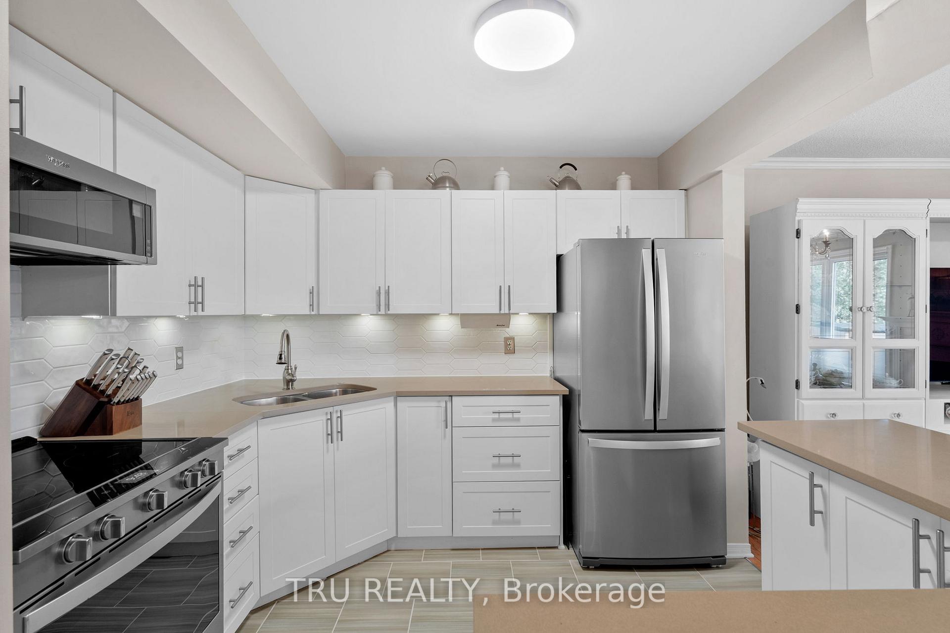 Photo 24 of 2023 Avenue O, Ottawa, Eastway Gardens/Industrial Park — HOMEH