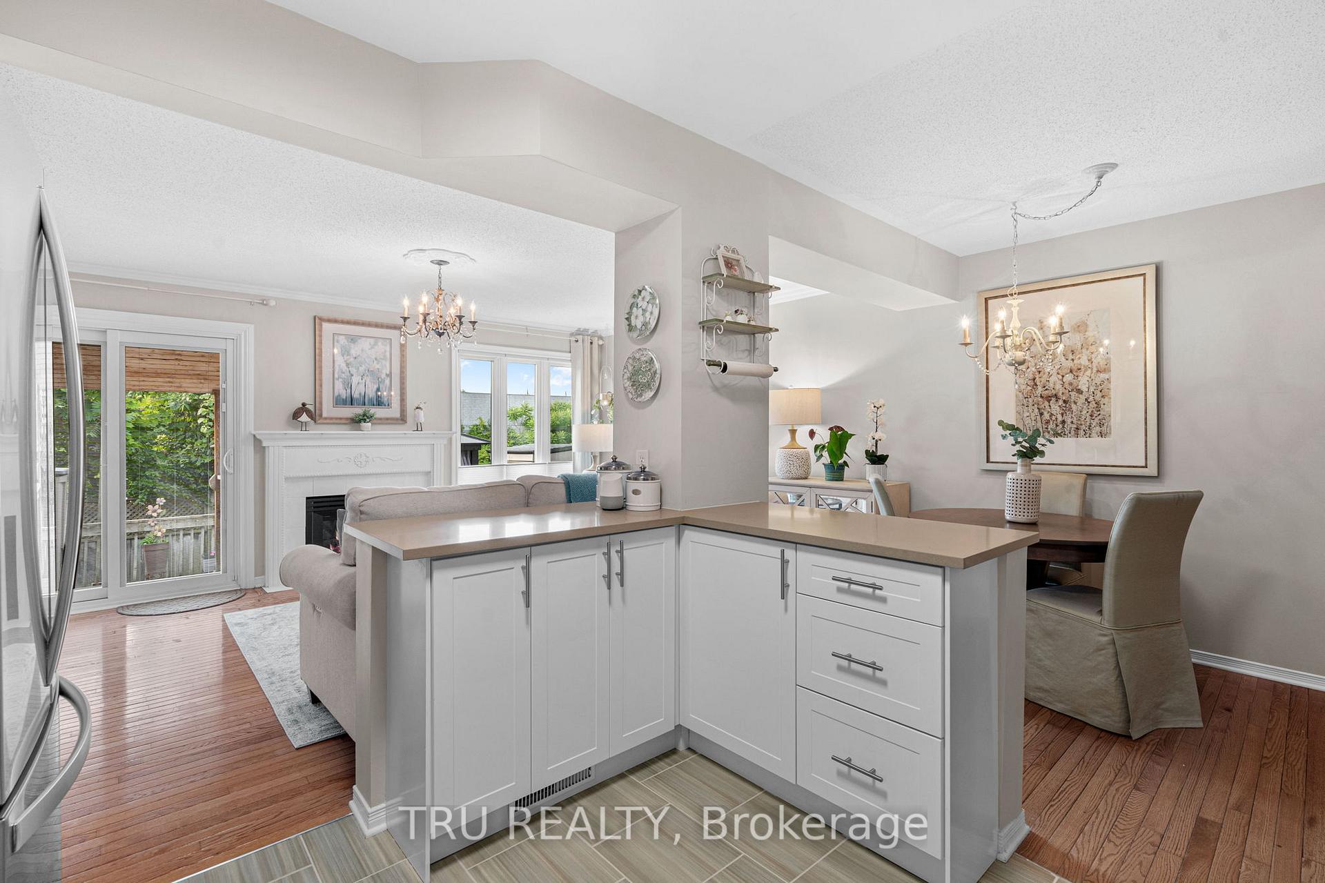 Photo 7 of 2023 Avenue O, Ottawa, Eastway Gardens/Industrial Park — HOMEH