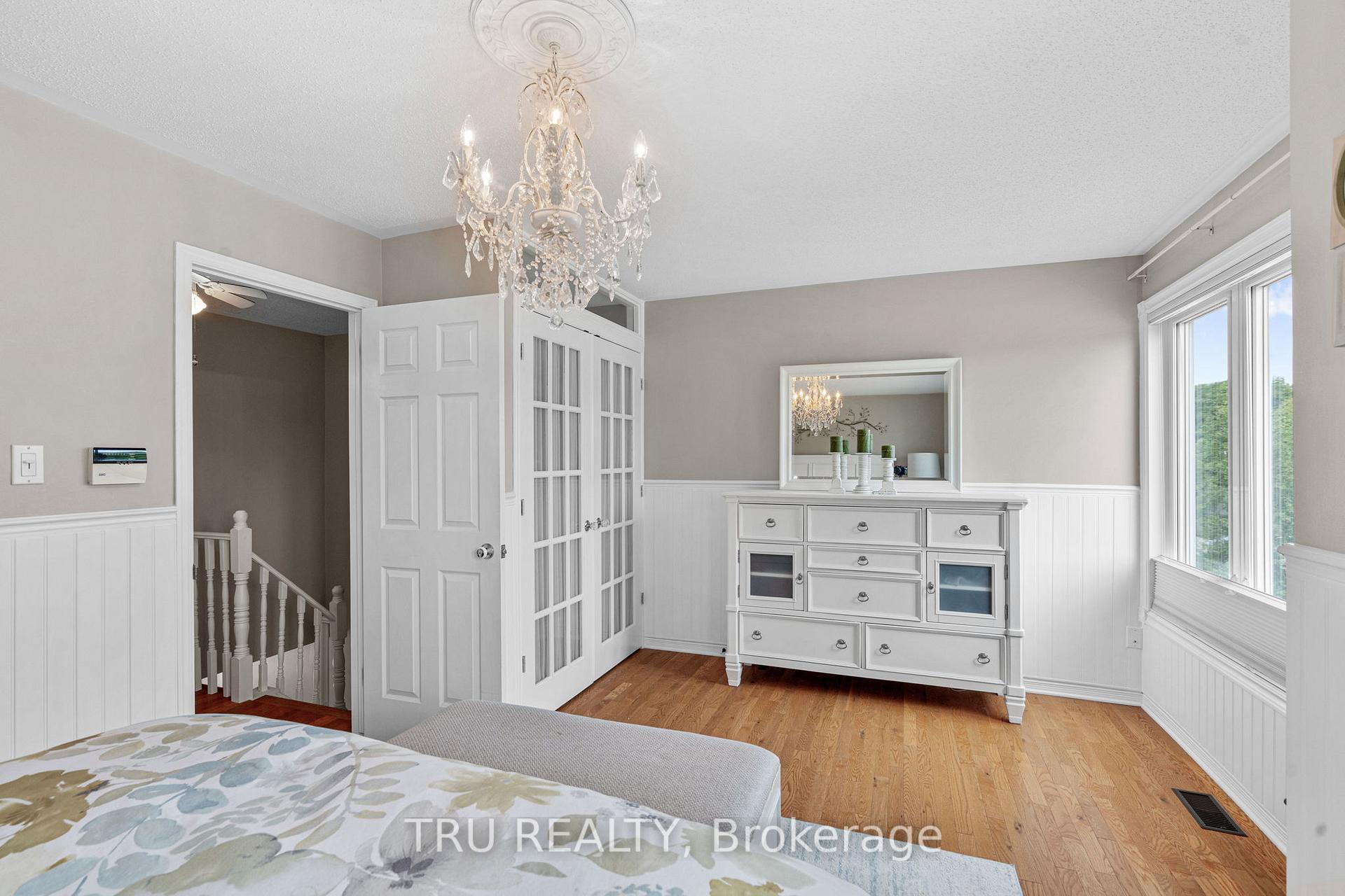 Photo 23 of 2023 Avenue O, Ottawa, Eastway Gardens/Industrial Park — HOMEH