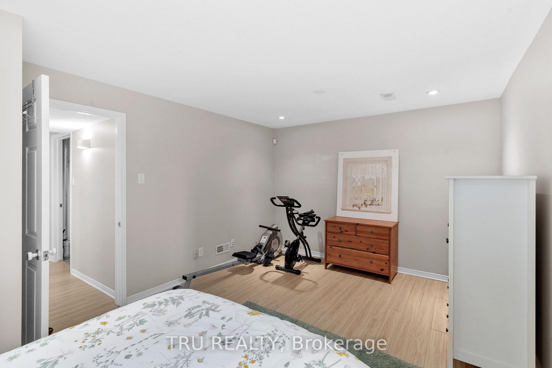 Photo 30 of 2023 Avenue O, Ottawa, Eastway Gardens/Industrial Park — HOMEH