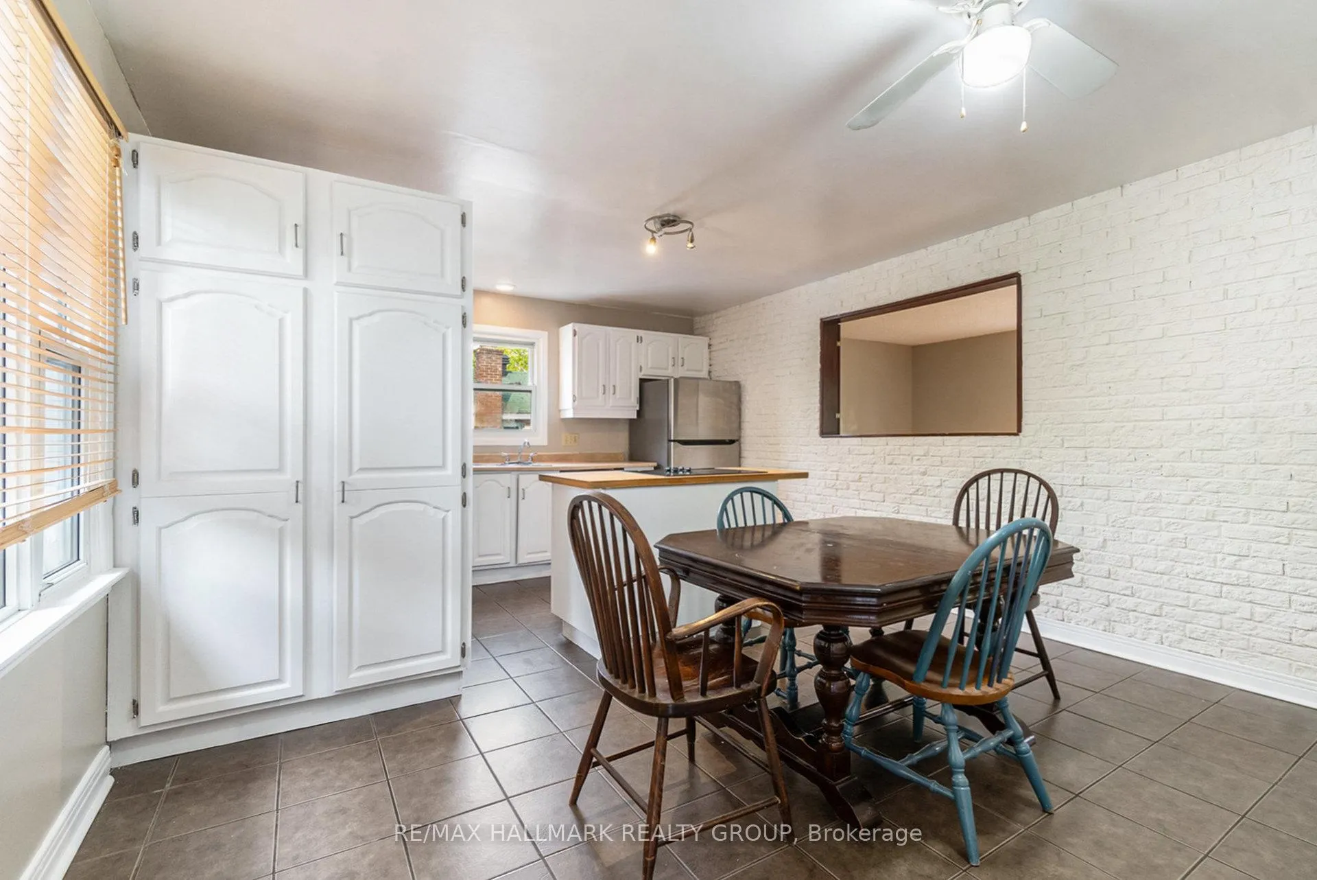 Photo 6 of 426 Blake Boulevard, Ottawa, Vanier — HOMEH