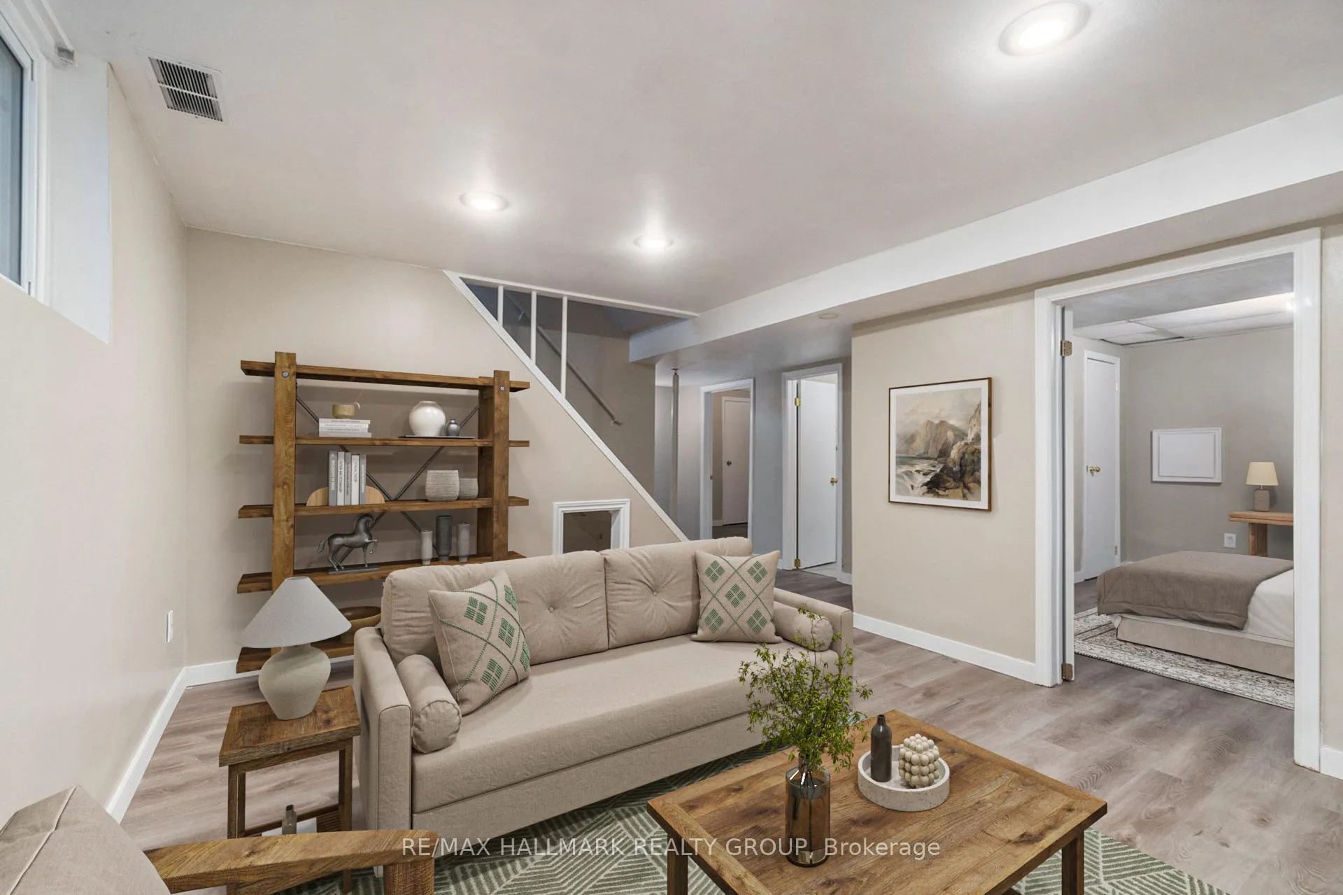 Photo 13 of 426 Blake Boulevard, Ottawa, Vanier — HOMEH