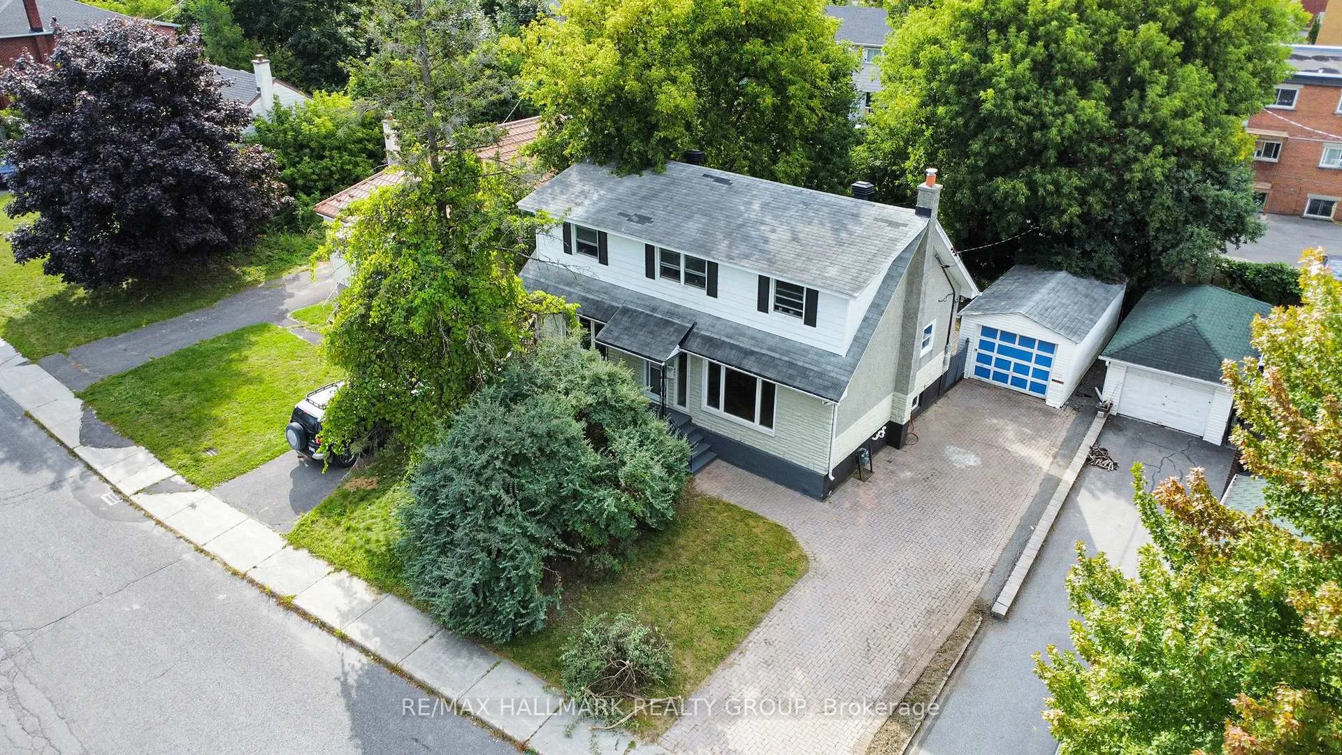 Photo 31 of 426 Blake Boulevard, Ottawa, Vanier — HOMEH