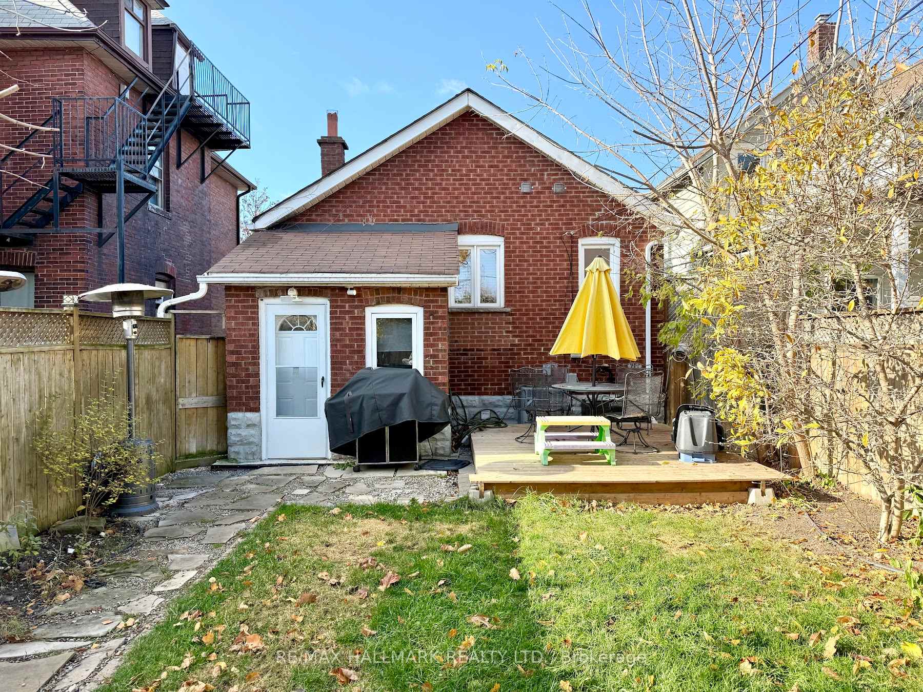 Photo 2 of 157 Sixth Street, Etobicoke, New Toronto — HOMEH