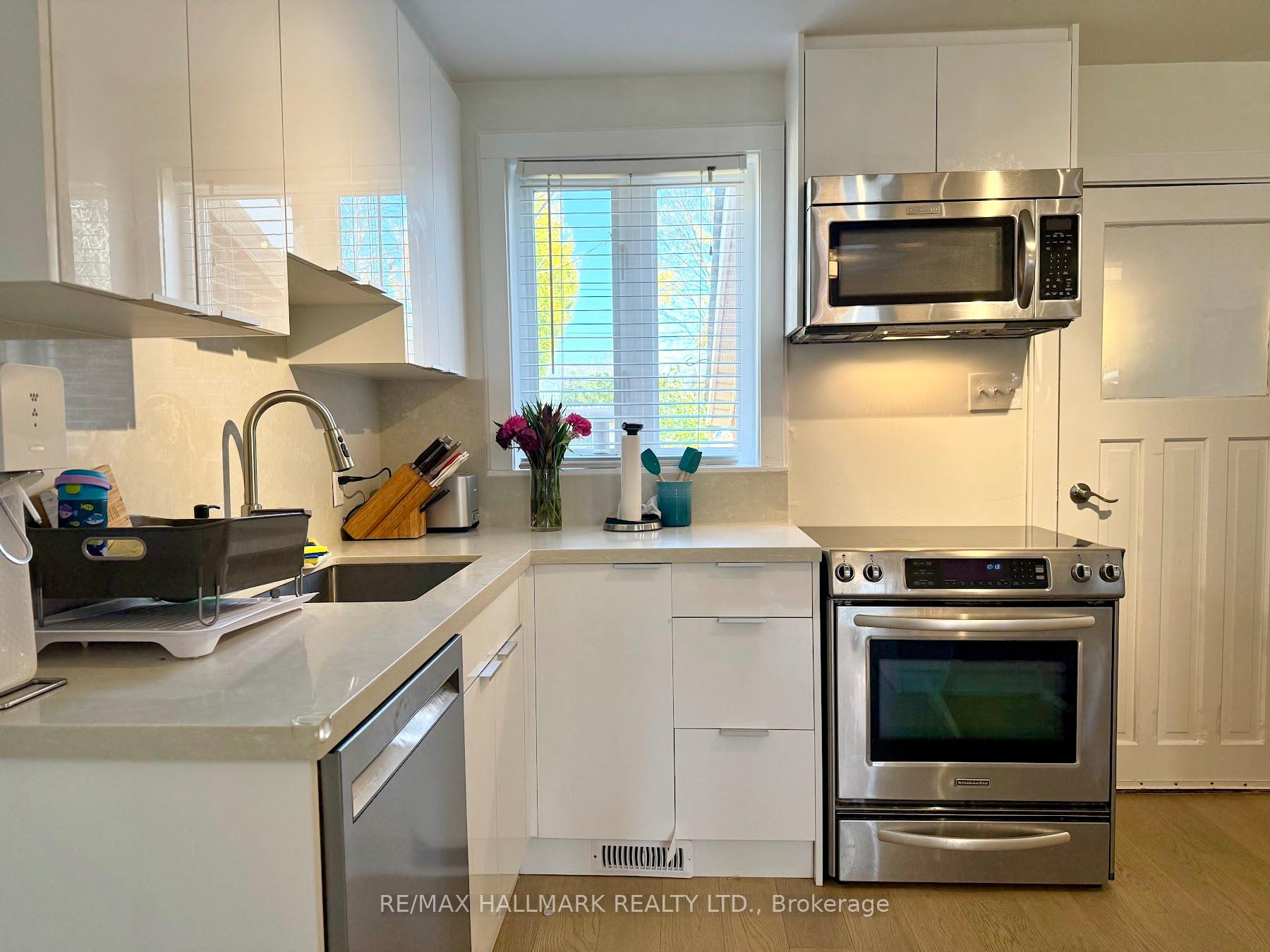 Photo 17 of 157 Sixth Street, Etobicoke, New Toronto — HOMEH