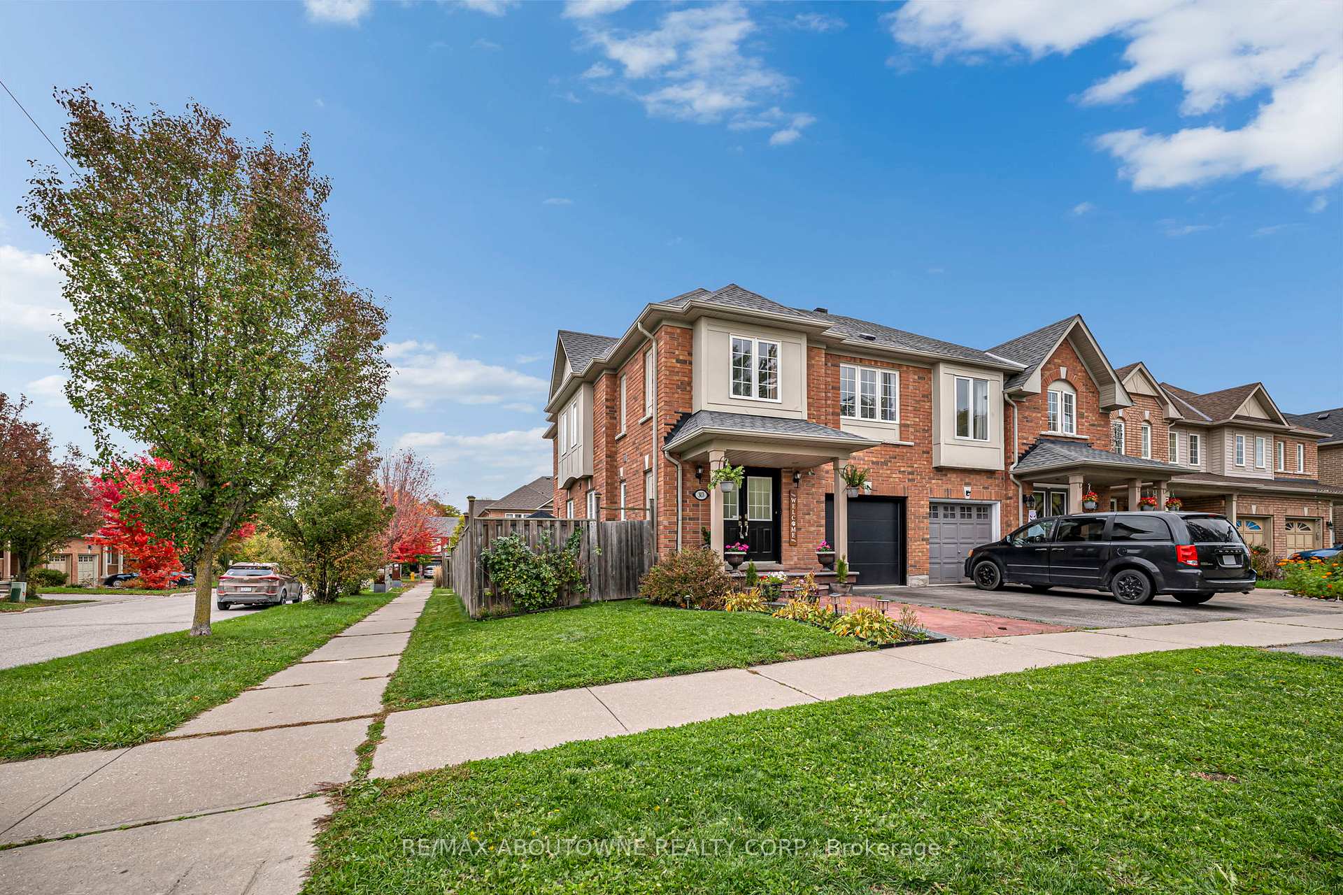 Photo 3 of 303 Porte Road, Ajax, South East — HOMEH