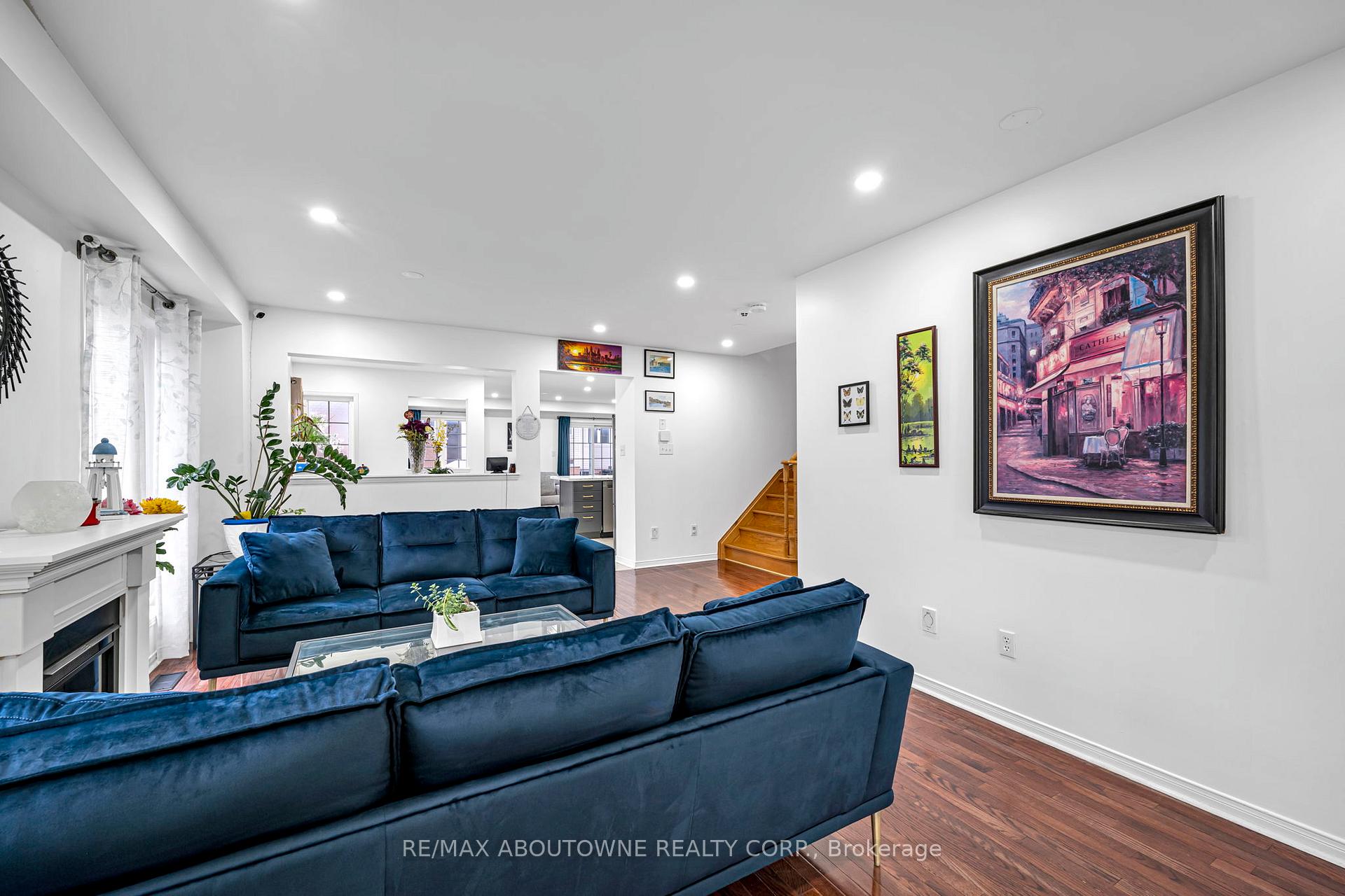 Photo 5 of 303 Porte Road, Ajax, South East — HOMEH