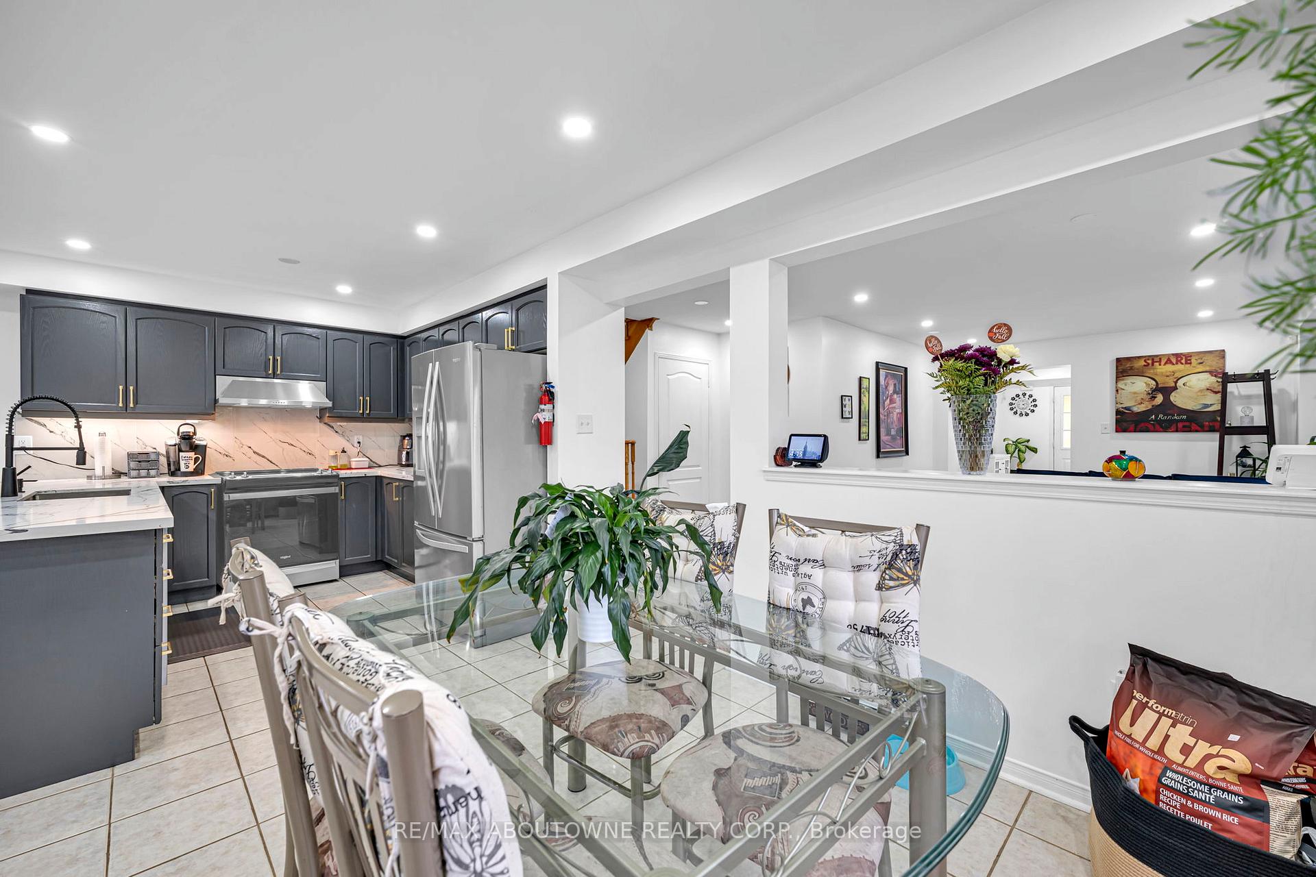 Photo 9 of 303 Porte Road, Ajax, South East — HOMEH