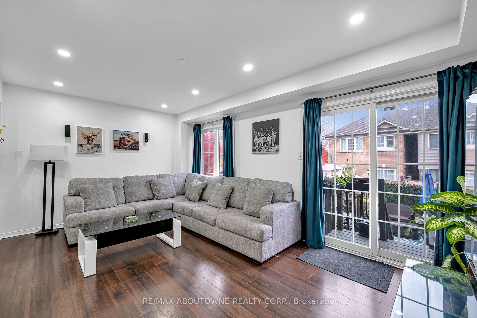 Photo 11 of 303 Porte Road, Ajax, South East — HOMEH
