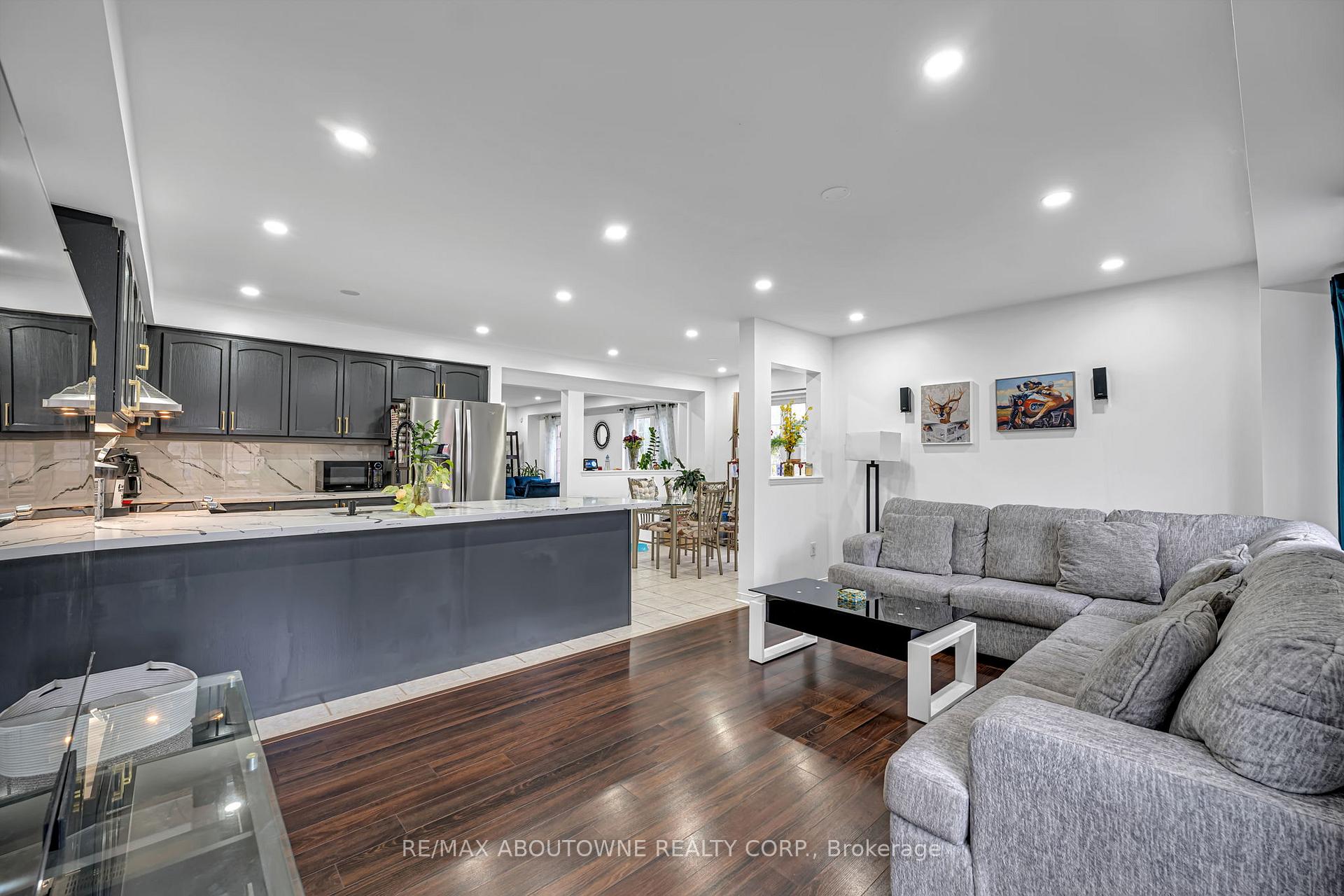 Photo 12 of 303 Porte Road, Ajax, South East — HOMEH