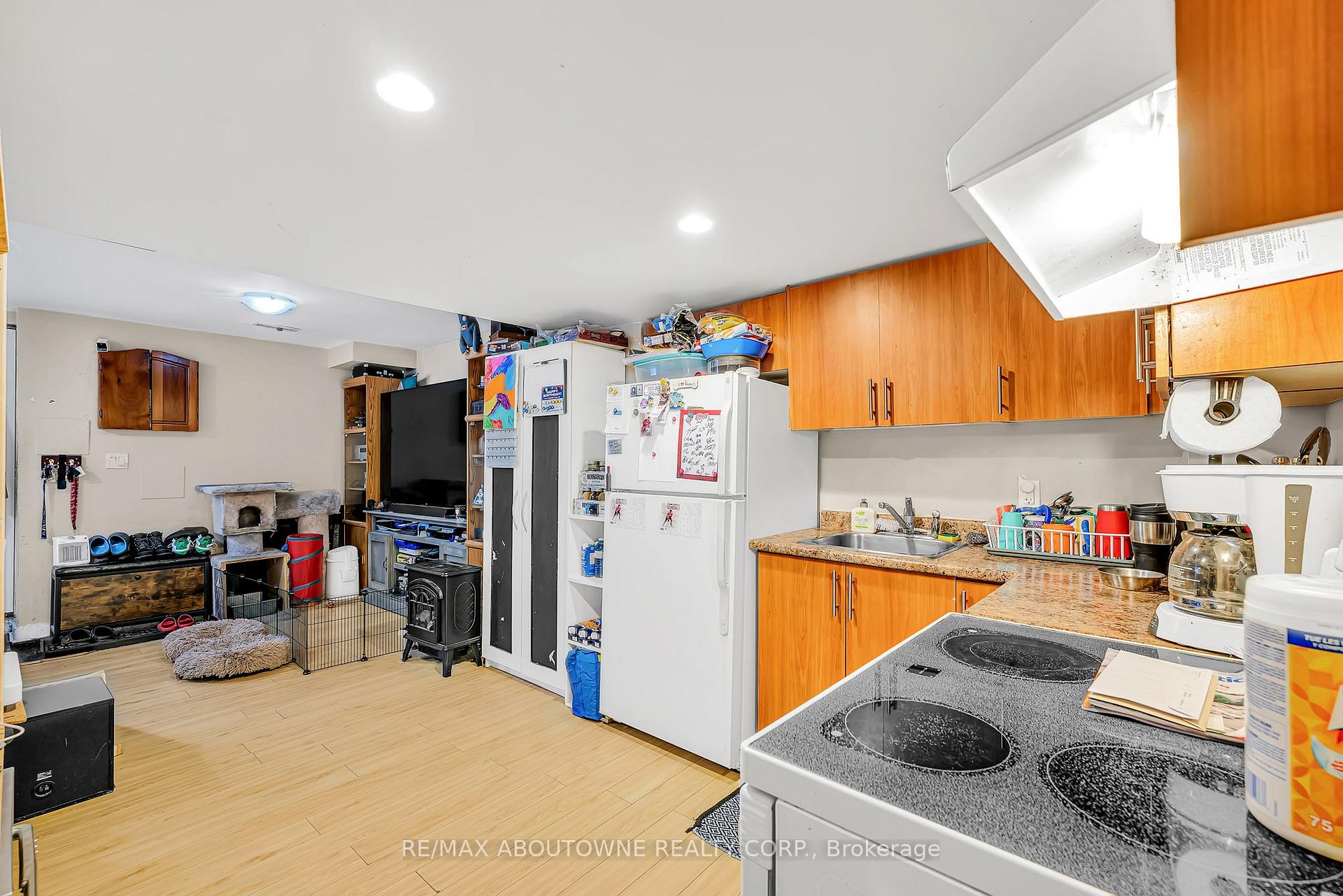 Photo 32 of 303 Porte Road, Ajax, South East — HOMEH