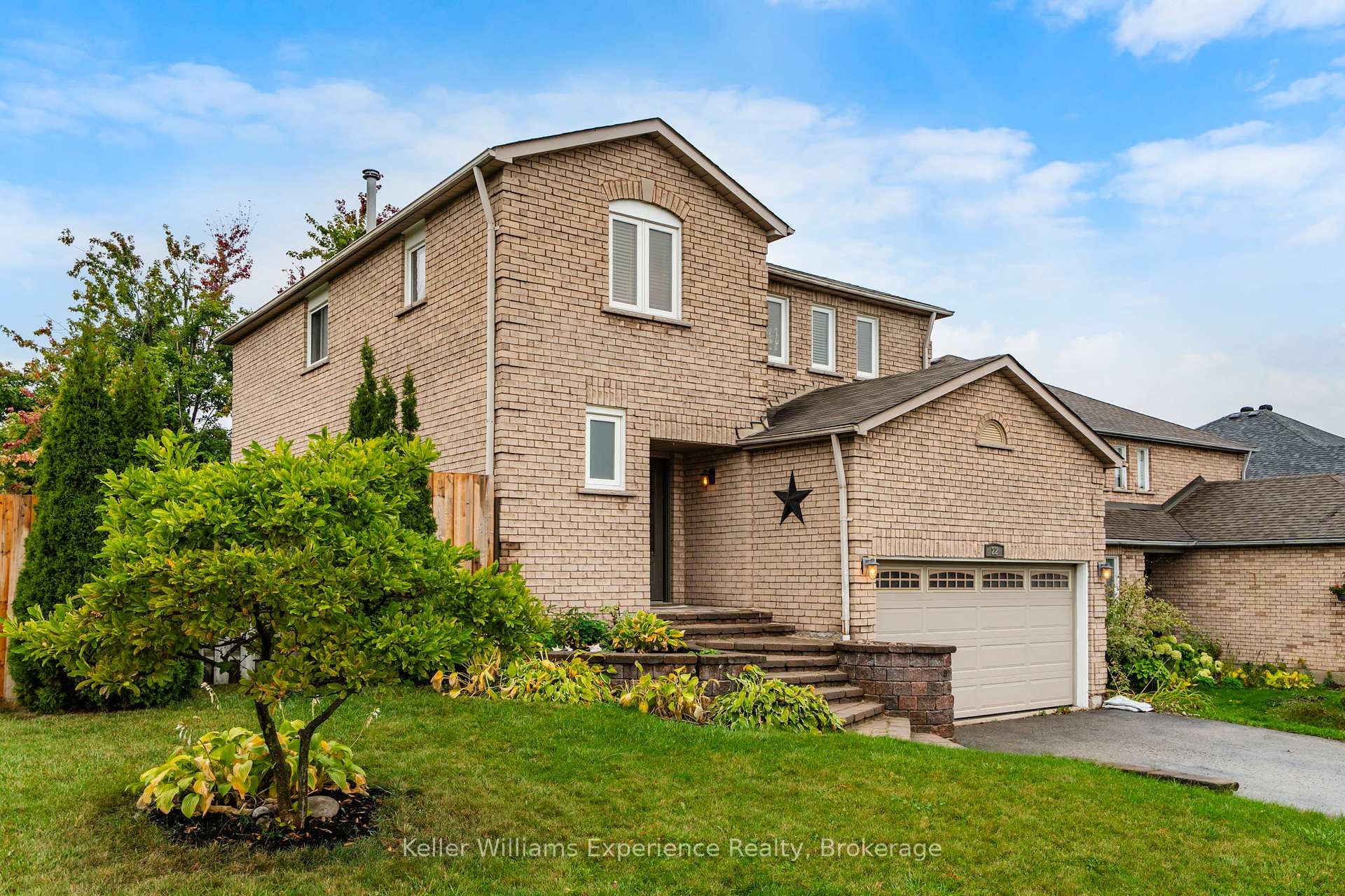 Photo 2 of 22 Cartwright Drive, Barrie, Cundles East — HOMEH