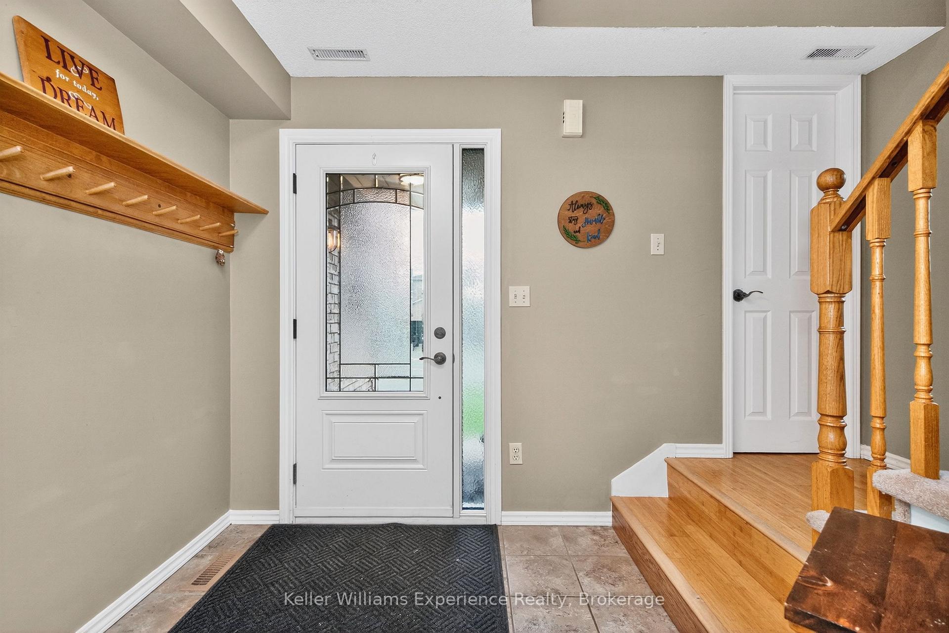 Photo 4 of 22 Cartwright Drive, Barrie, Cundles East — HOMEH