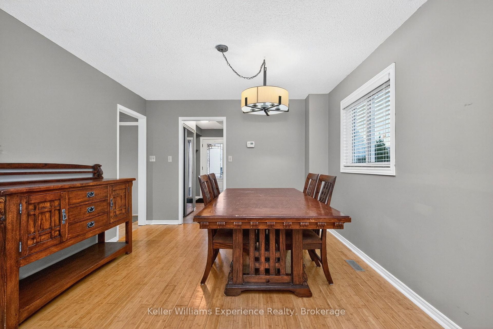 Photo 10 of 22 Cartwright Drive, Barrie, Cundles East — HOMEH