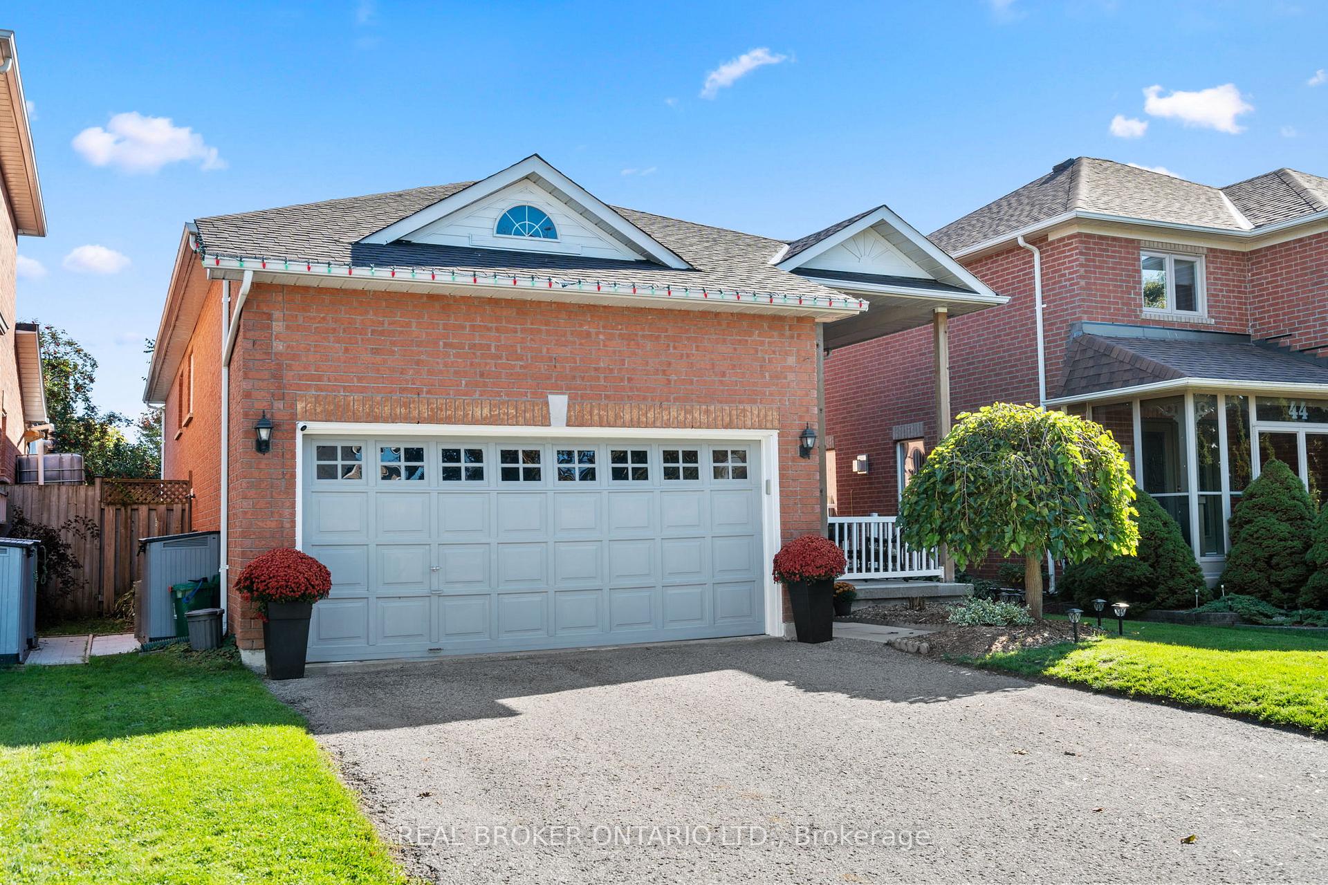 Photo 3 of 46 Bolster Lane, Uxbridge — HOMEH